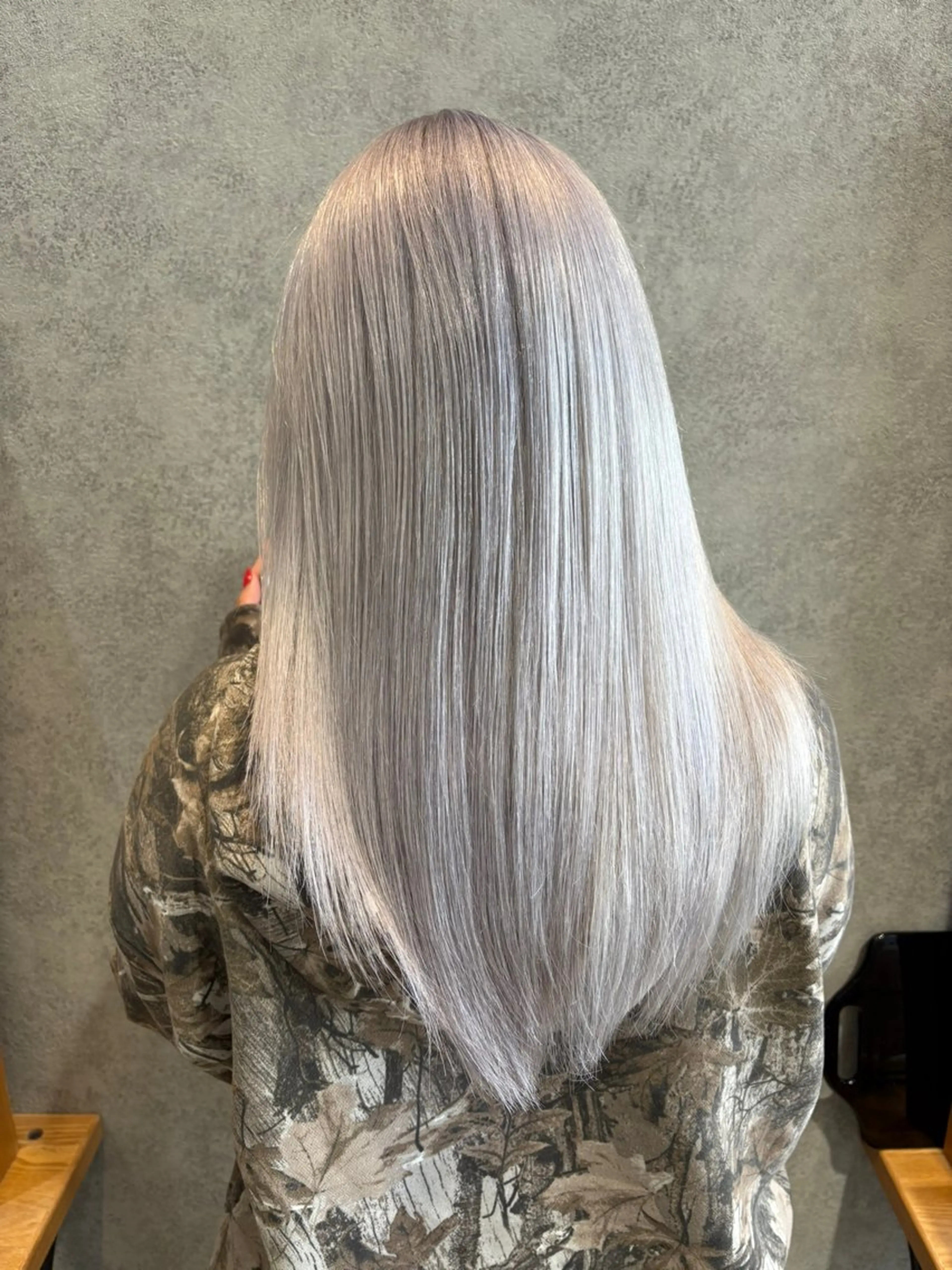 【切れ毛激減　カット+ケアブリーチ+フルカラー】 ハイトーン/ブリーチ&ダブルカラーの写真