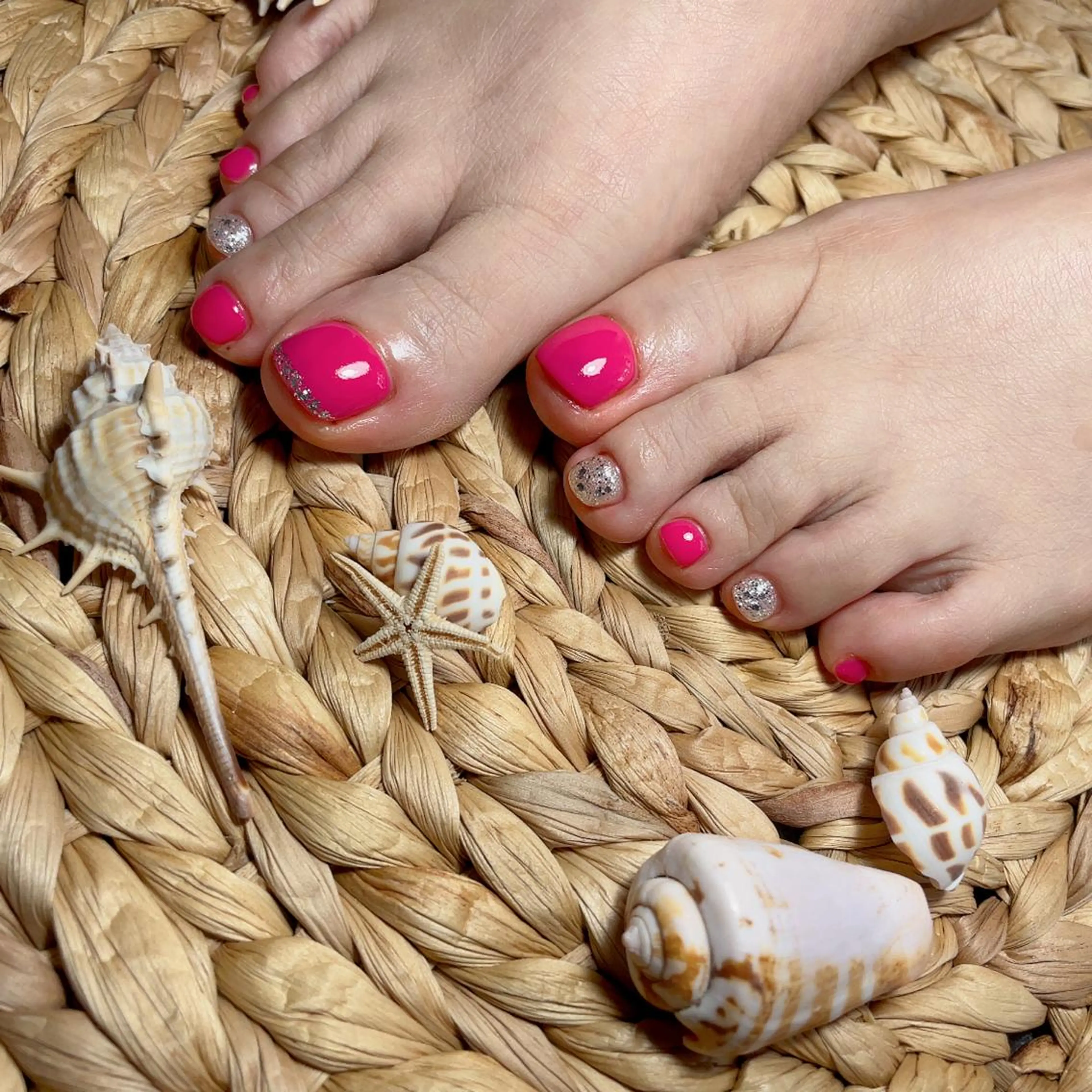 ネイル フットネイル 南野 由希のネイルデザイン