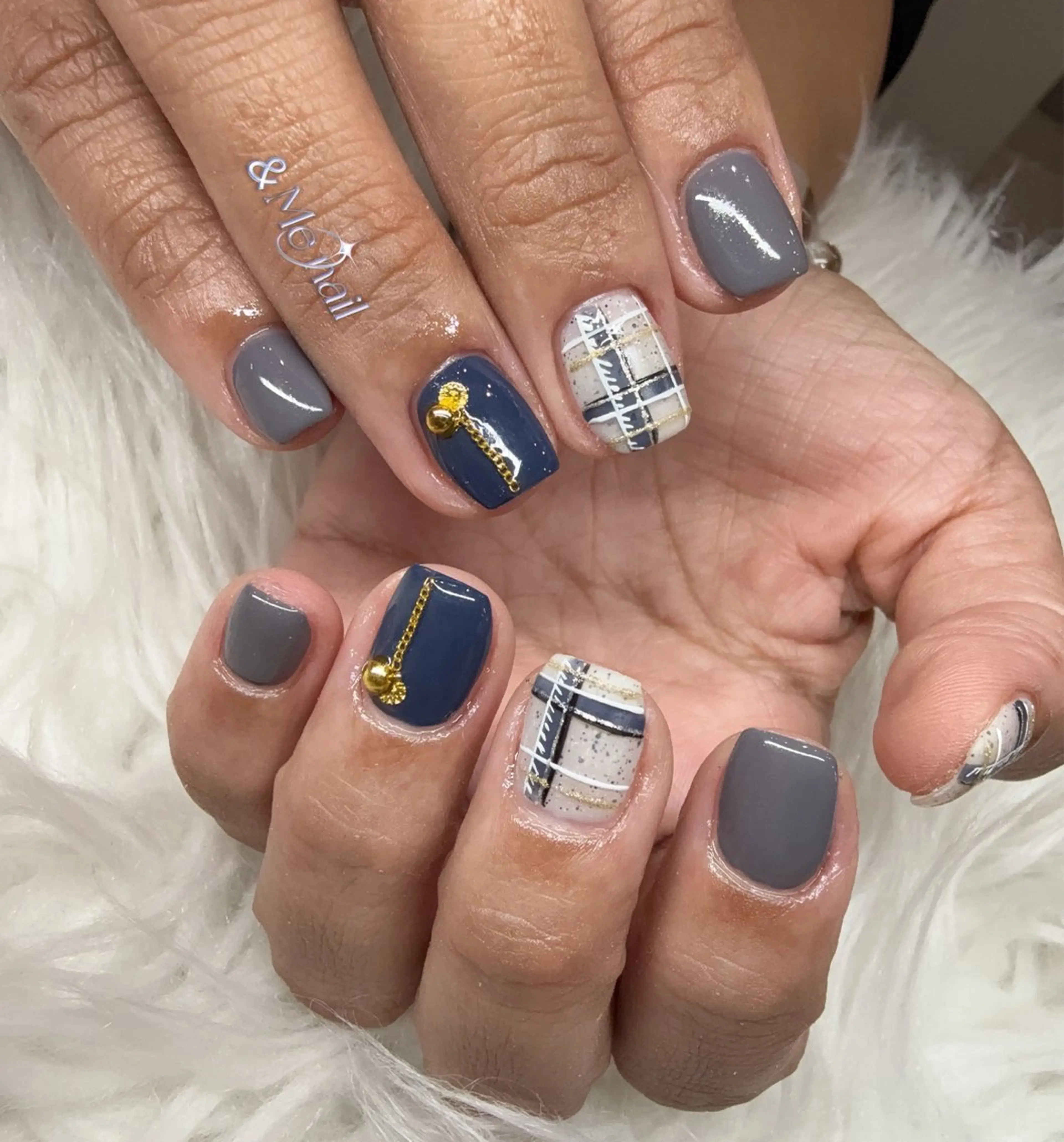 ネイル ハンドネイル &ME ネイルサロンのネイルデザイン