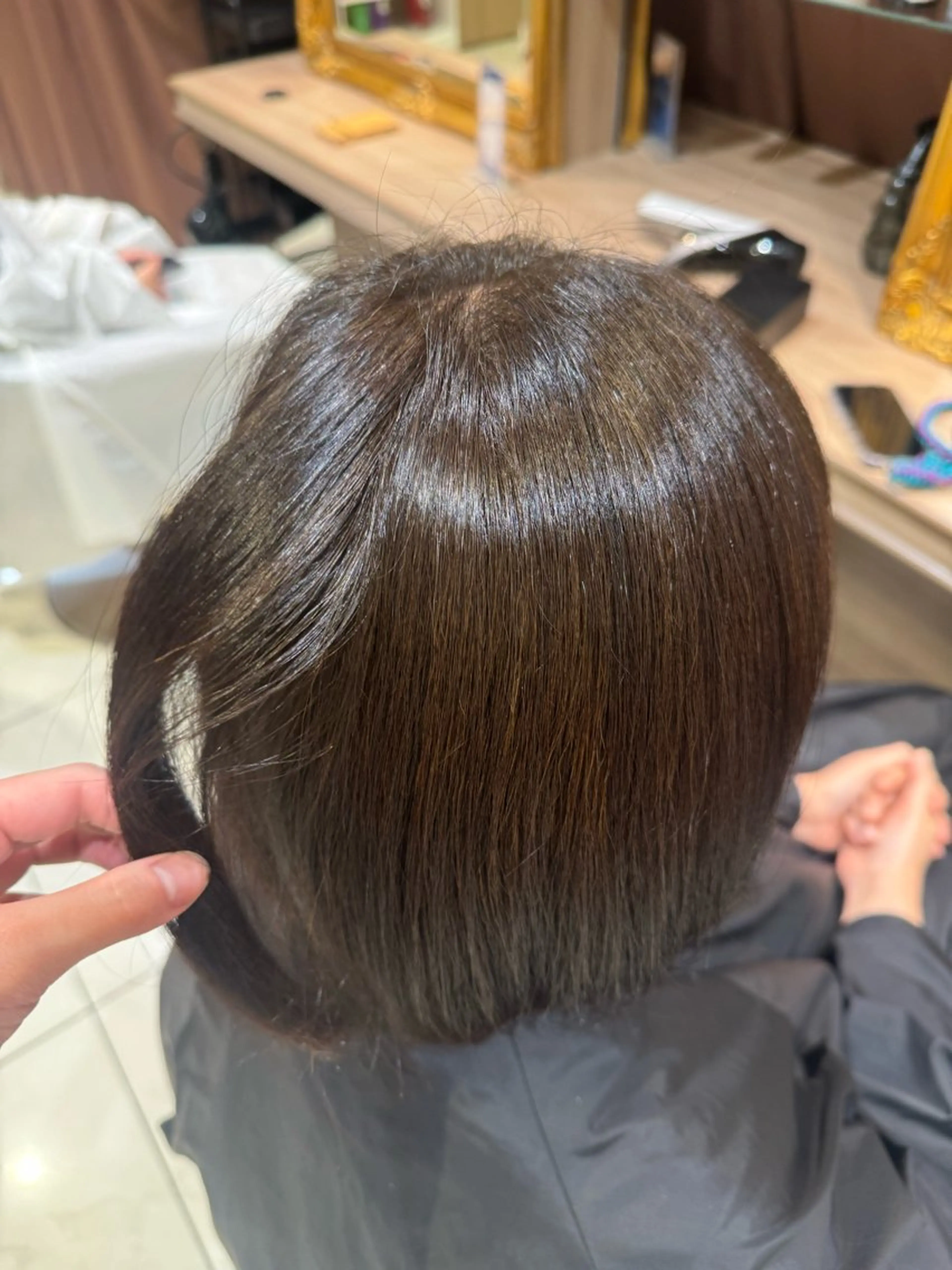 ミディアム 奥寺 沙菜のヘアスタイル