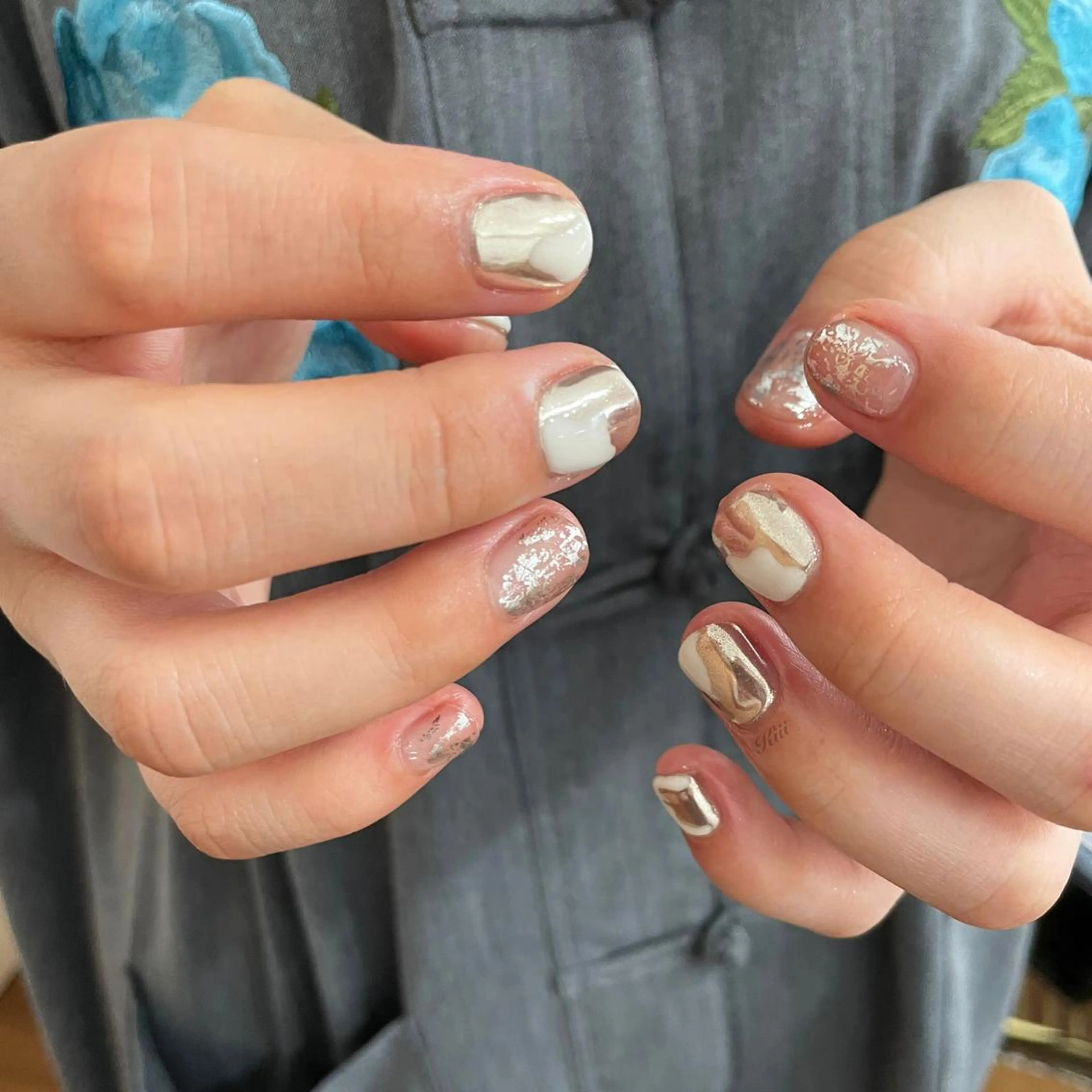 ネイル フットネイル ハンドネイル フットネイル kiii.__ ✴︎*のネイルデザイン