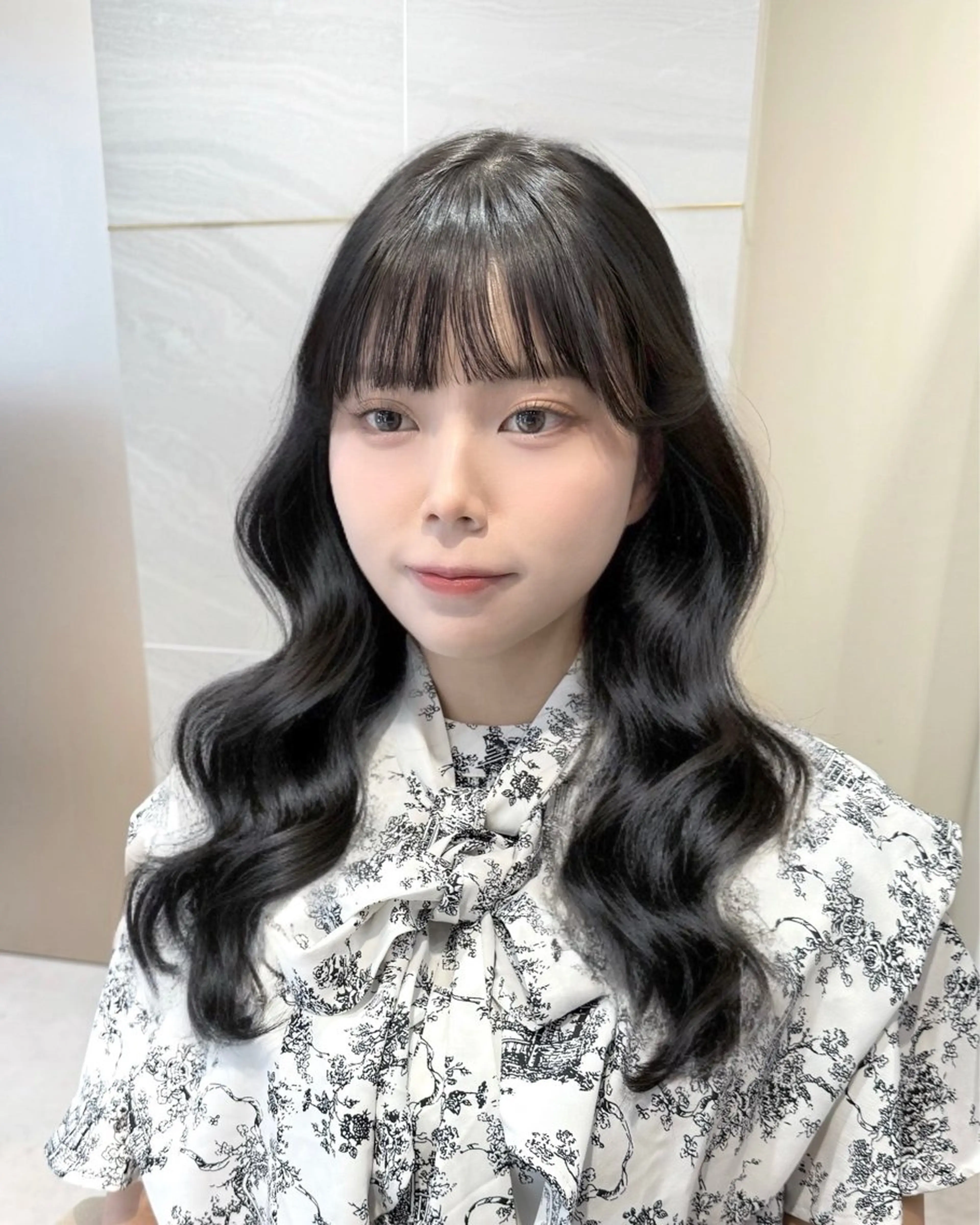 ロング カラー 黒髪 ブルーカラー ブルーブラック 韓国風ヘア カット ヘアカラー トリートメント 透明感カラー🌿 グレージュ🐺陽介のヘアスタイル