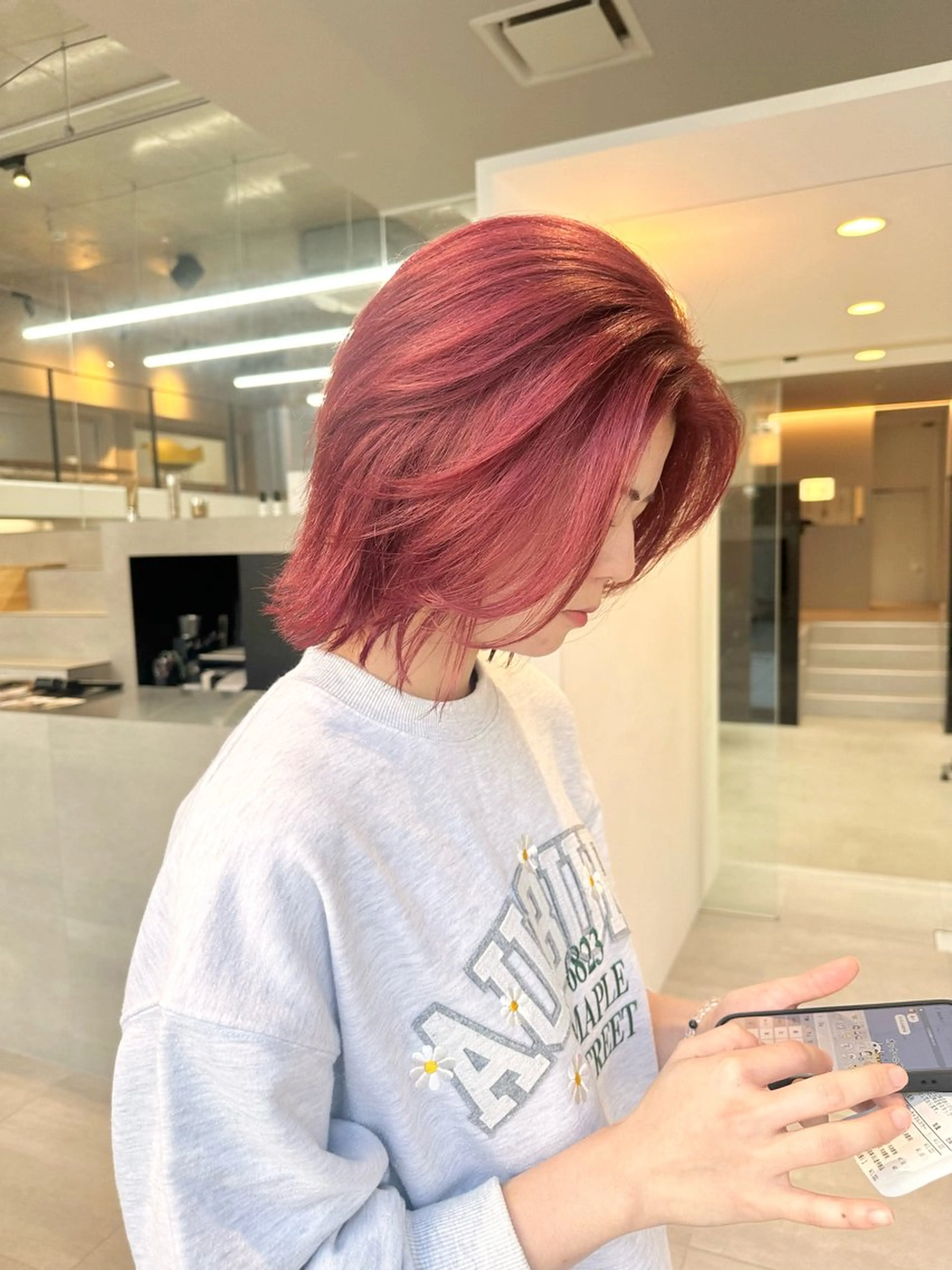 ミディアム カラー 染谷 遥花のヘアスタイル