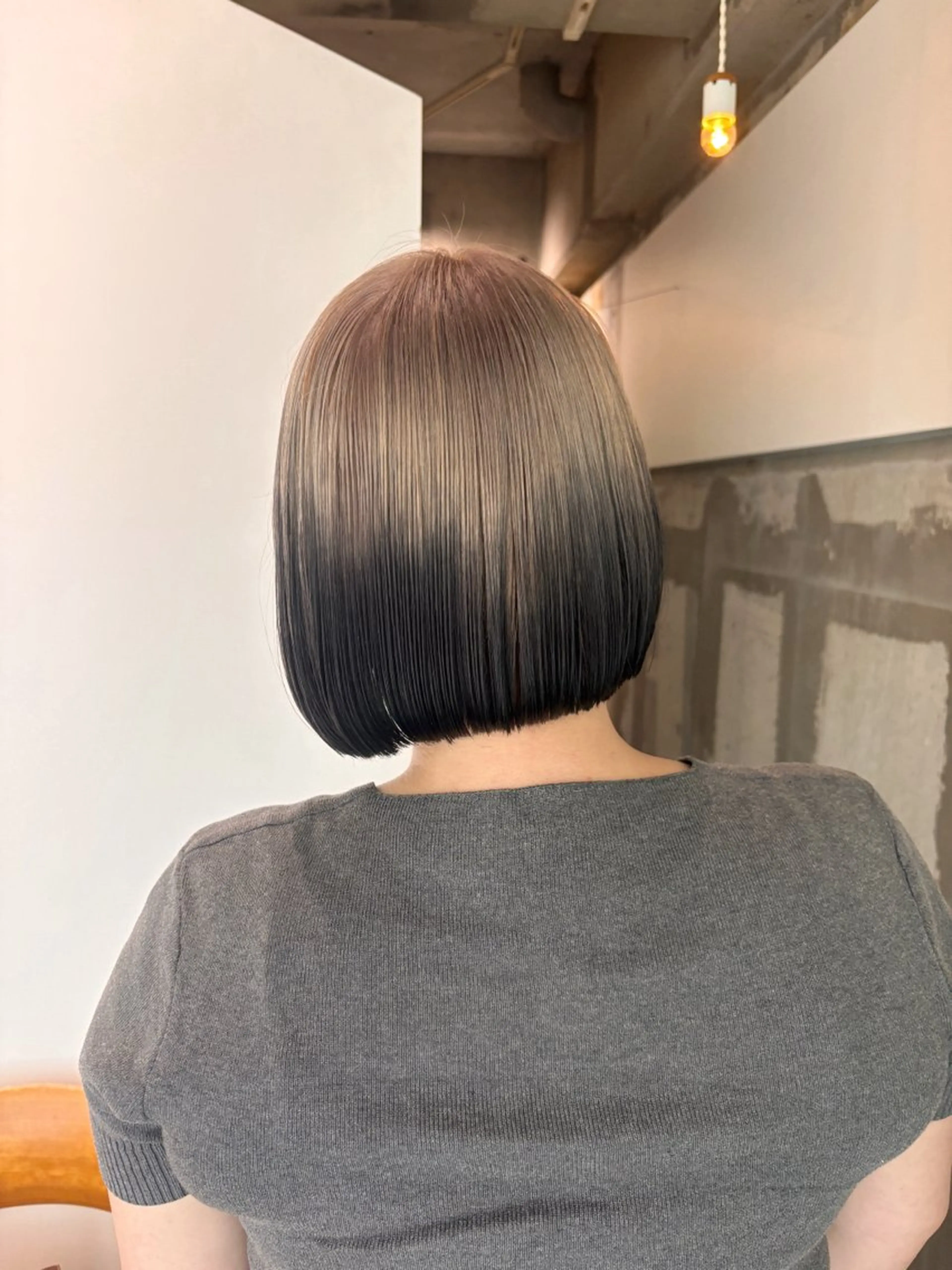 カラー mirai/レイヤー ボブ/デザインのヘアスタイル