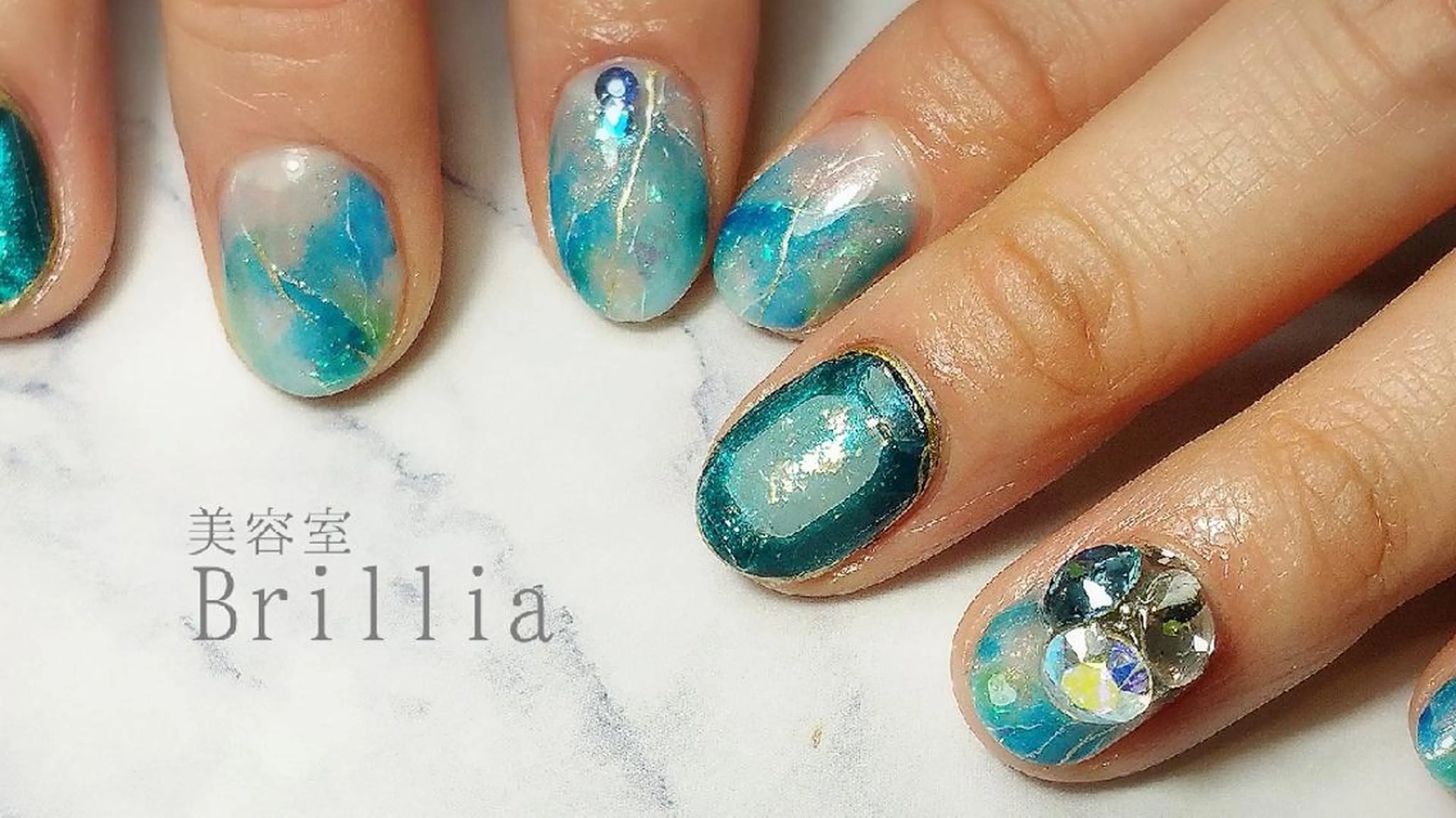 ネイル ブルー ニュアンスネイル ハンドネイル 柴田 彩のネイルデザイン