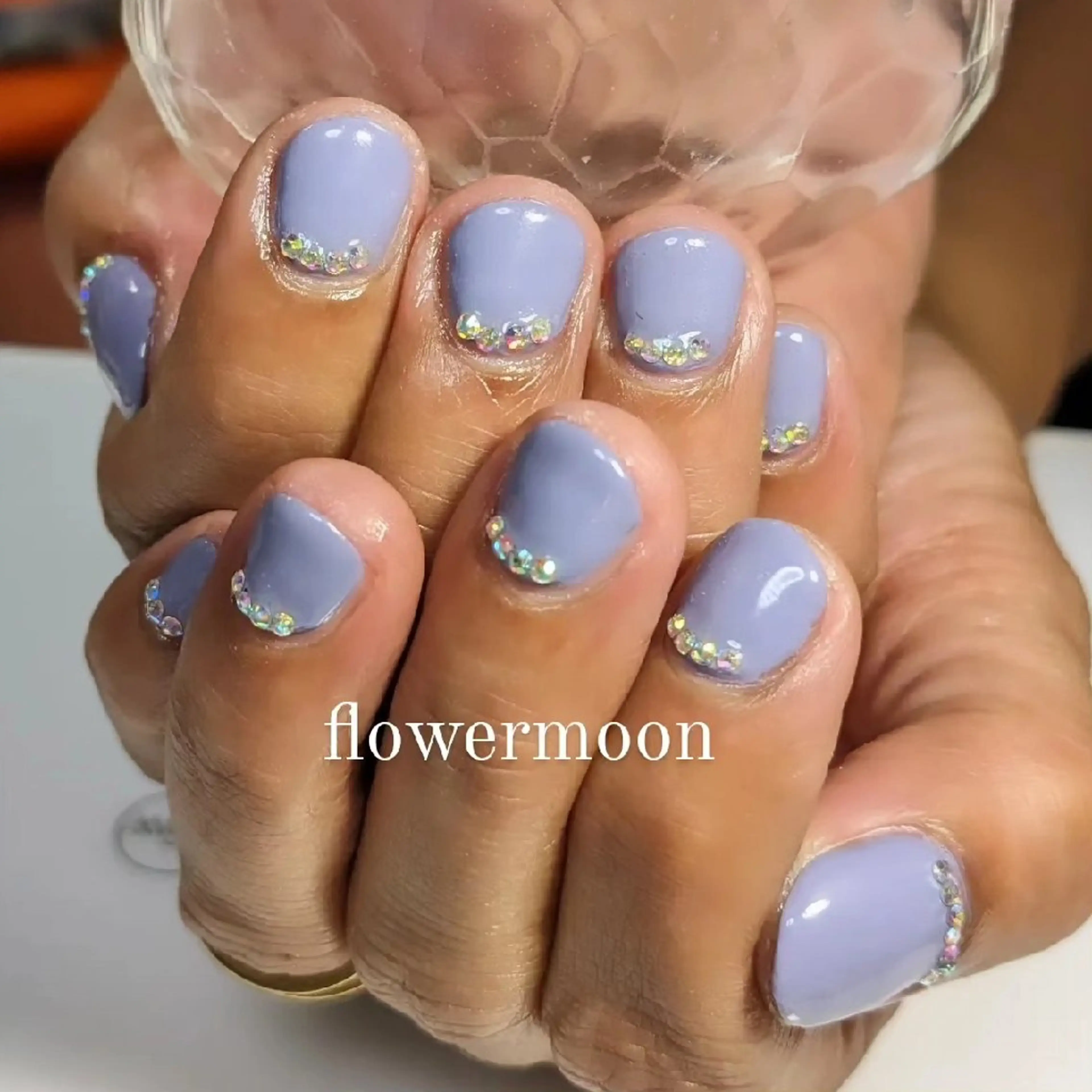 ネイル ショートネイル シンプルネイル フラワー ムーンのネイルデザイン