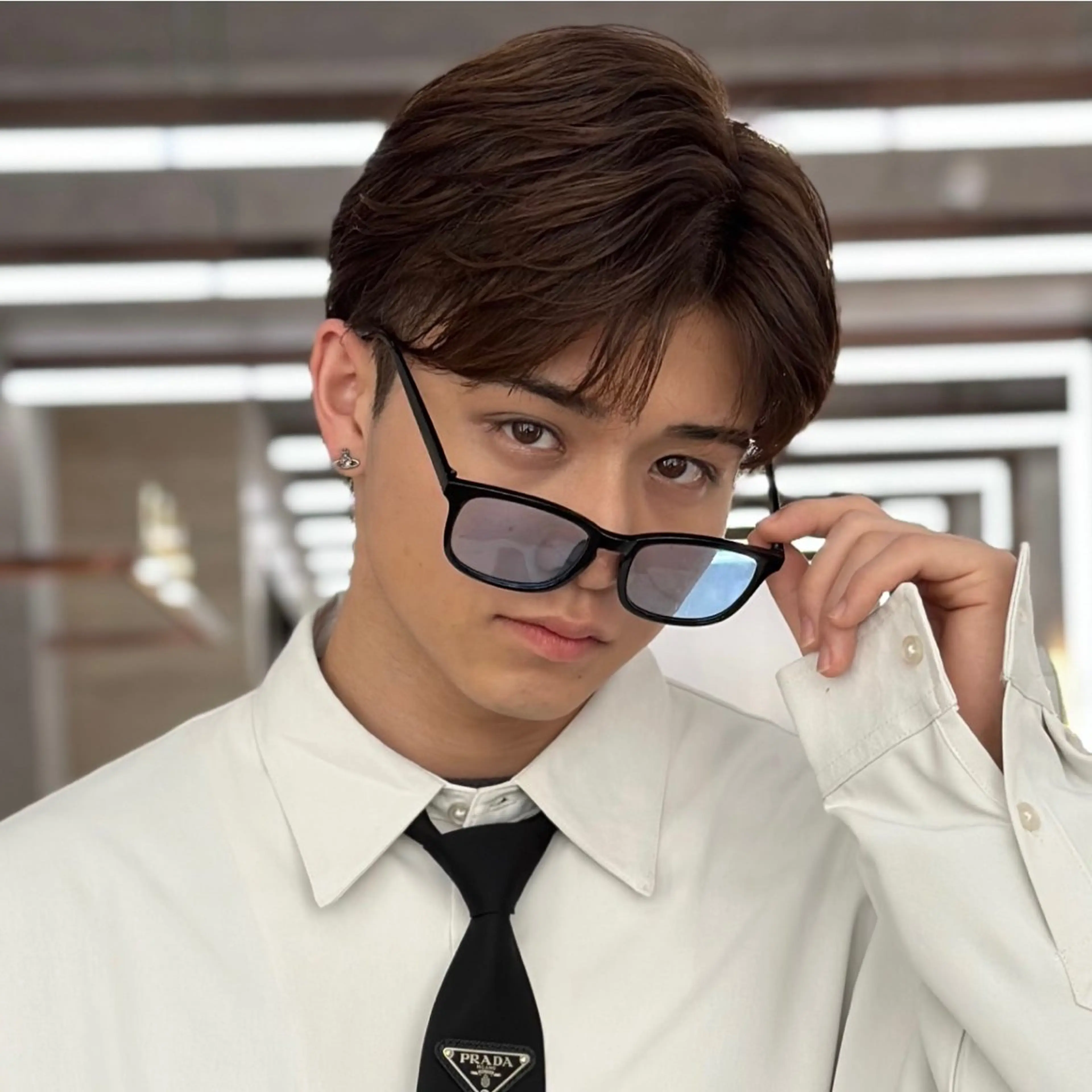 ショート カラー パーマ メンズ カルマパーマ メンズ韓国風 メンズパーマ 韓国風ヘア ショートヘア カット ヘアカラー トリートメント ヘッドスパ 【池袋店 店長】伊藤 昂樹/曲がる縮毛矯正のヘアスタイル