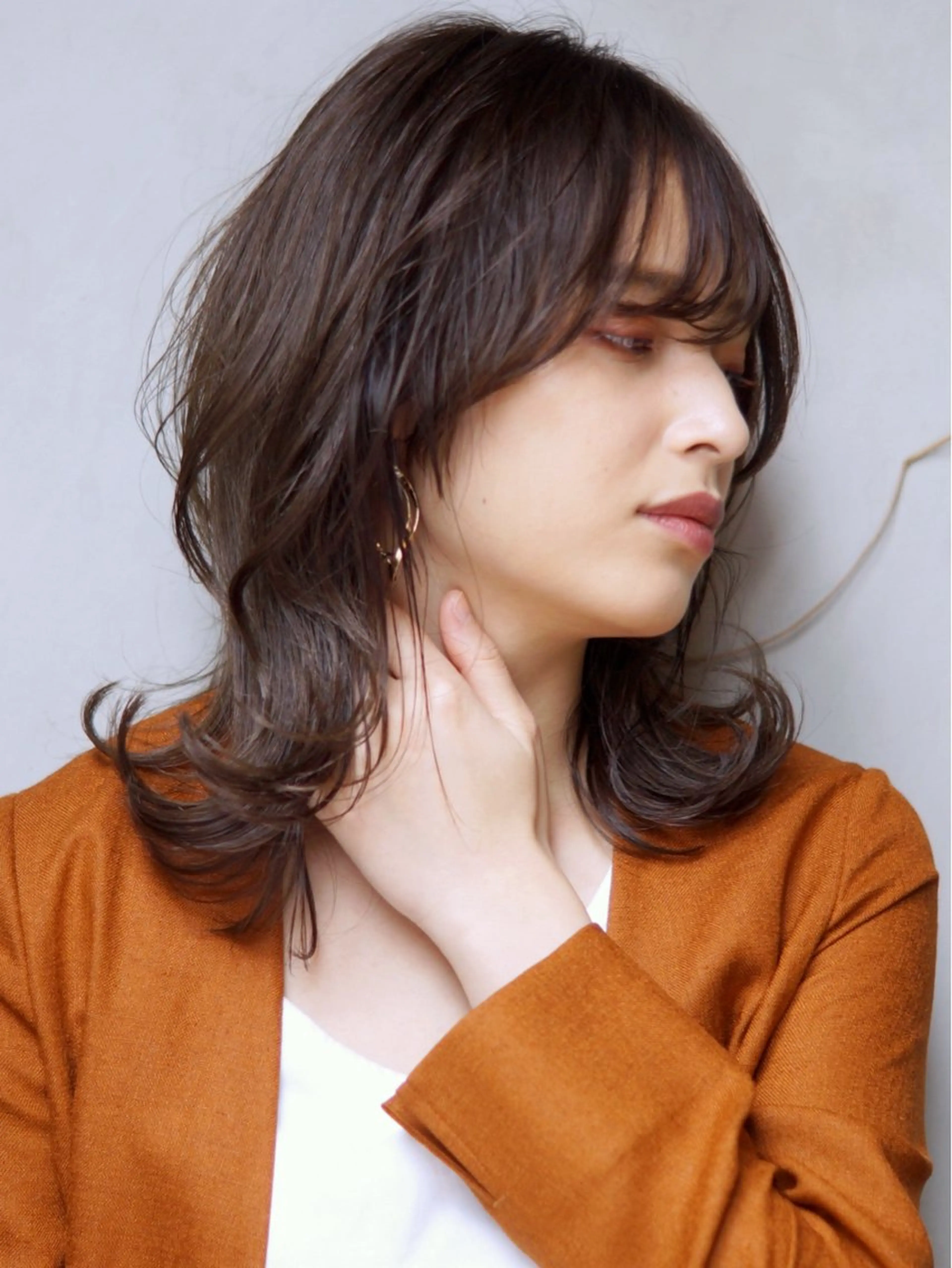 ミディアム ウルフカット カット ヘアカラー トリートメント hoNua. 栄/透明感カラーのヘアスタイル