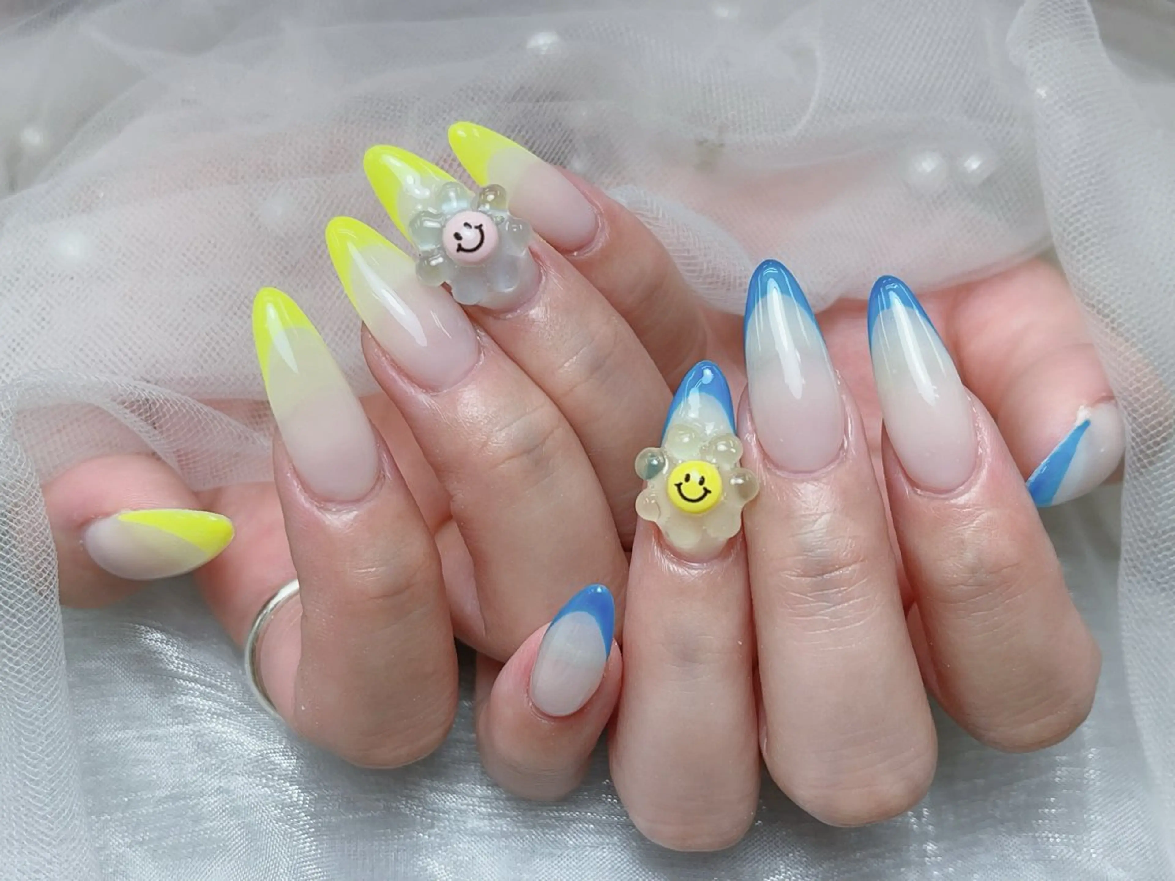 メンズ ネイル メンズ韓国風 アートネイル フレンチネイル ジェルネイル キラキラネイル ハンドネイル Bloom スカルプ専門店のネイルデザイン