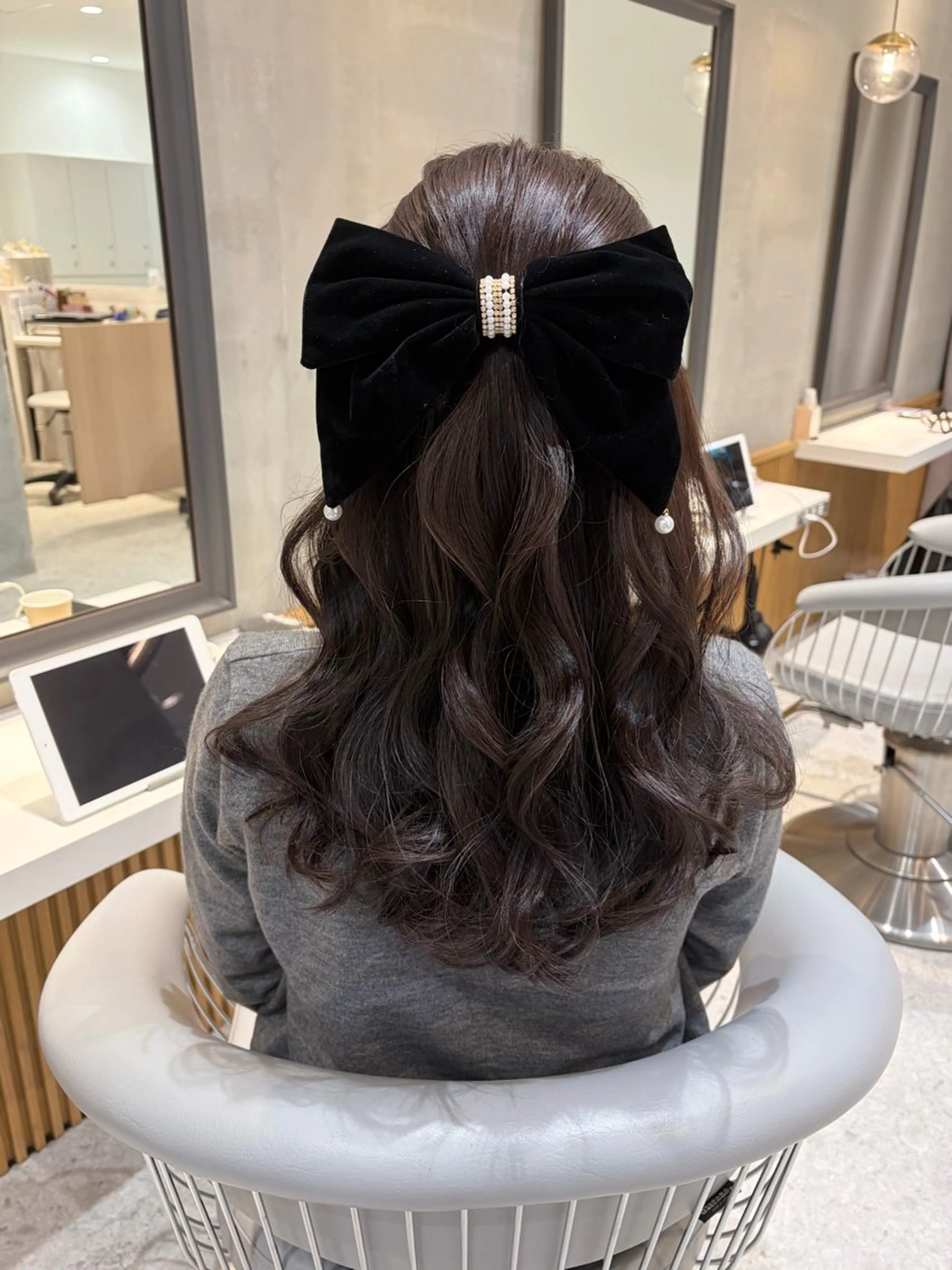 ロング カラー ヘアアレンジ ヘアセット お呼ばれ カチモリ/はるか🎀のヘアスタイル