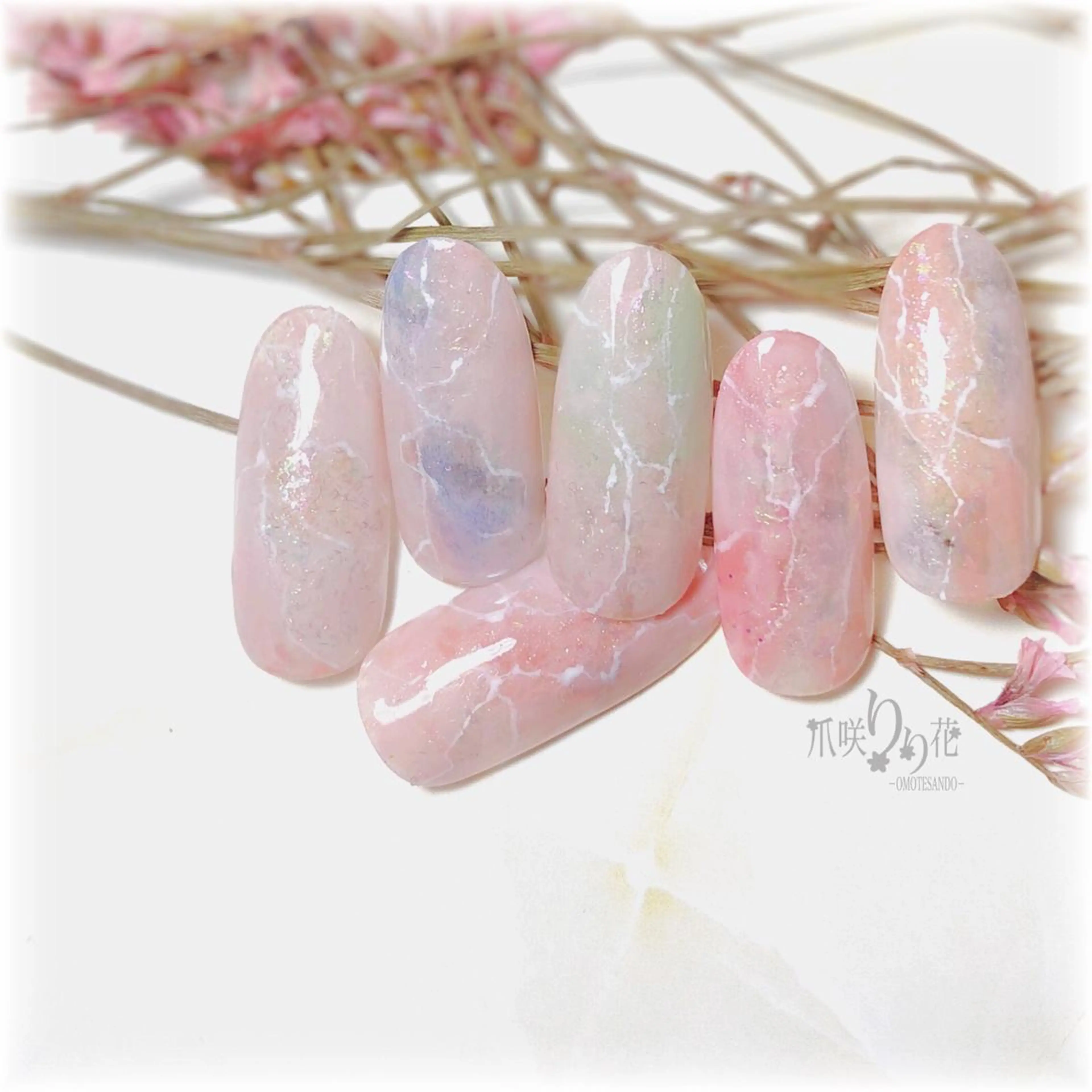 ネイル フラワーネイル 大理石ネイル(マーブル) ニュアンスネイル オフィスネイル シンプルネイル ハンドネイル ハンドケア 爪咲 りり花のネイルデザイン