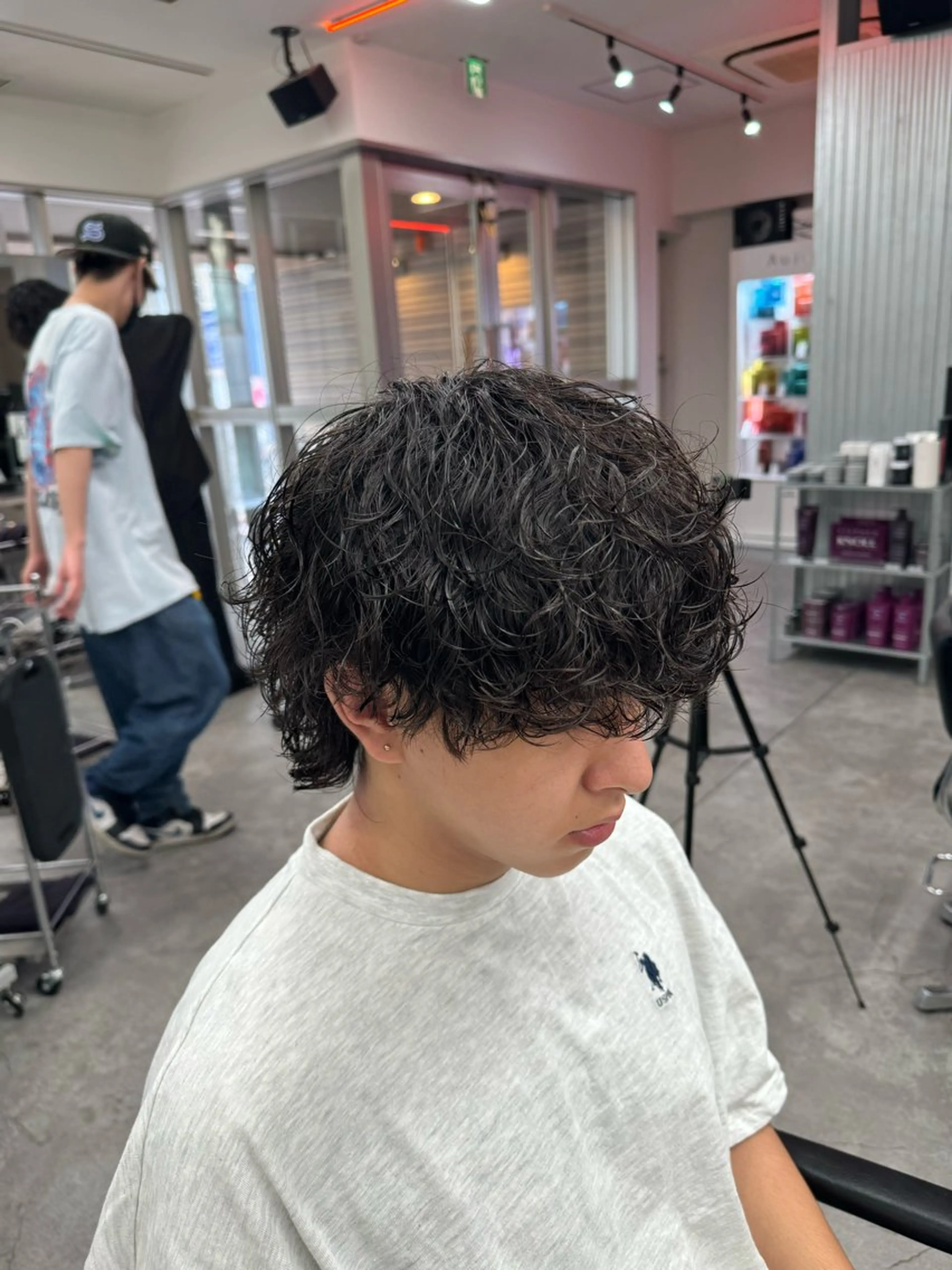 ミディアム カラー パーマ メンズ ミディアムパーマ メンズパーマ 波巻きパーマ メンズウルフカット ウルフカット カット パーマ 🔥漢髪特化メンズ マネージャーYUKIのヘアスタイル