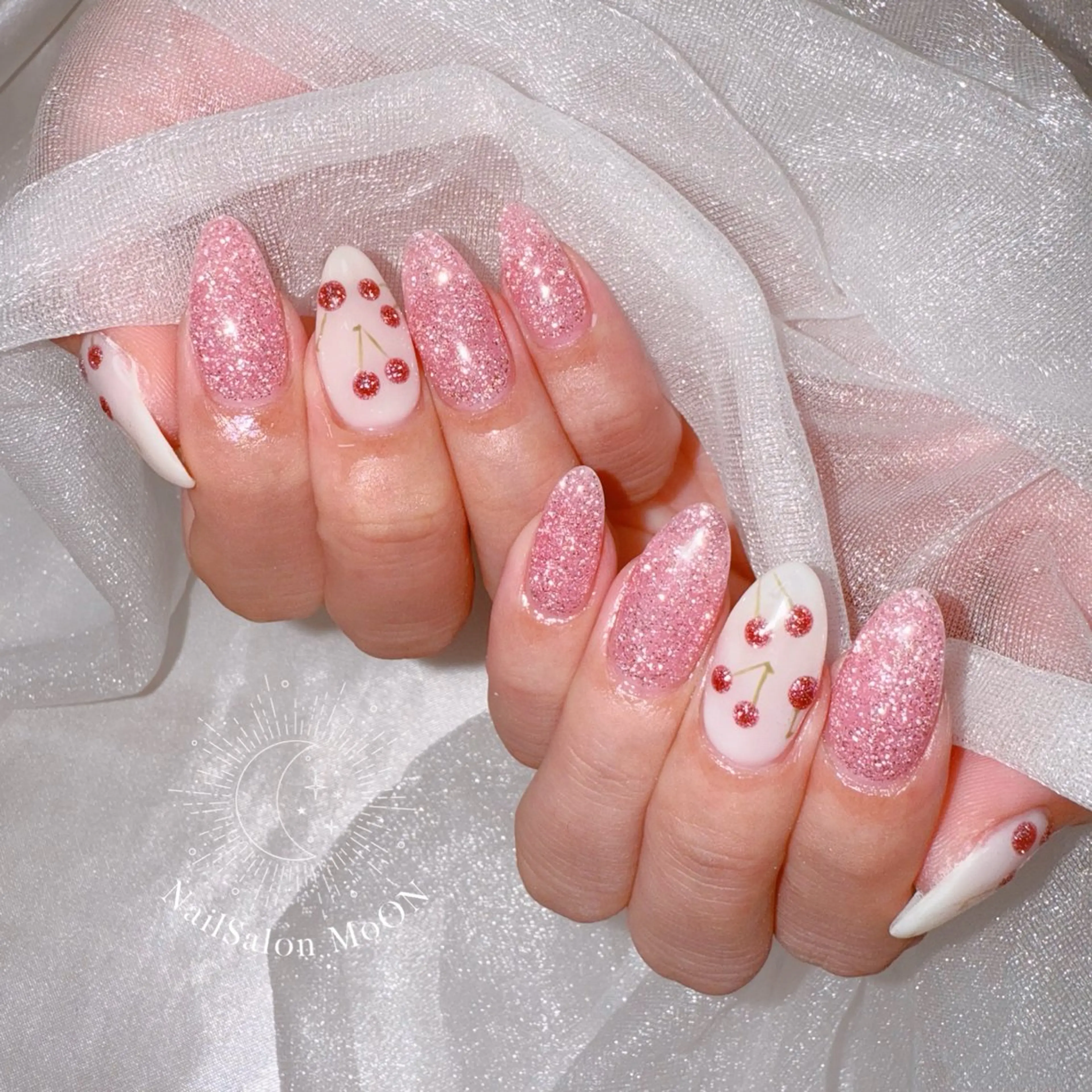 ネイル フラッシュネイル ラメ(グリッター) ハンドネイル ハンドケア MoON...❤︎ MeGuのネイルデザイン
