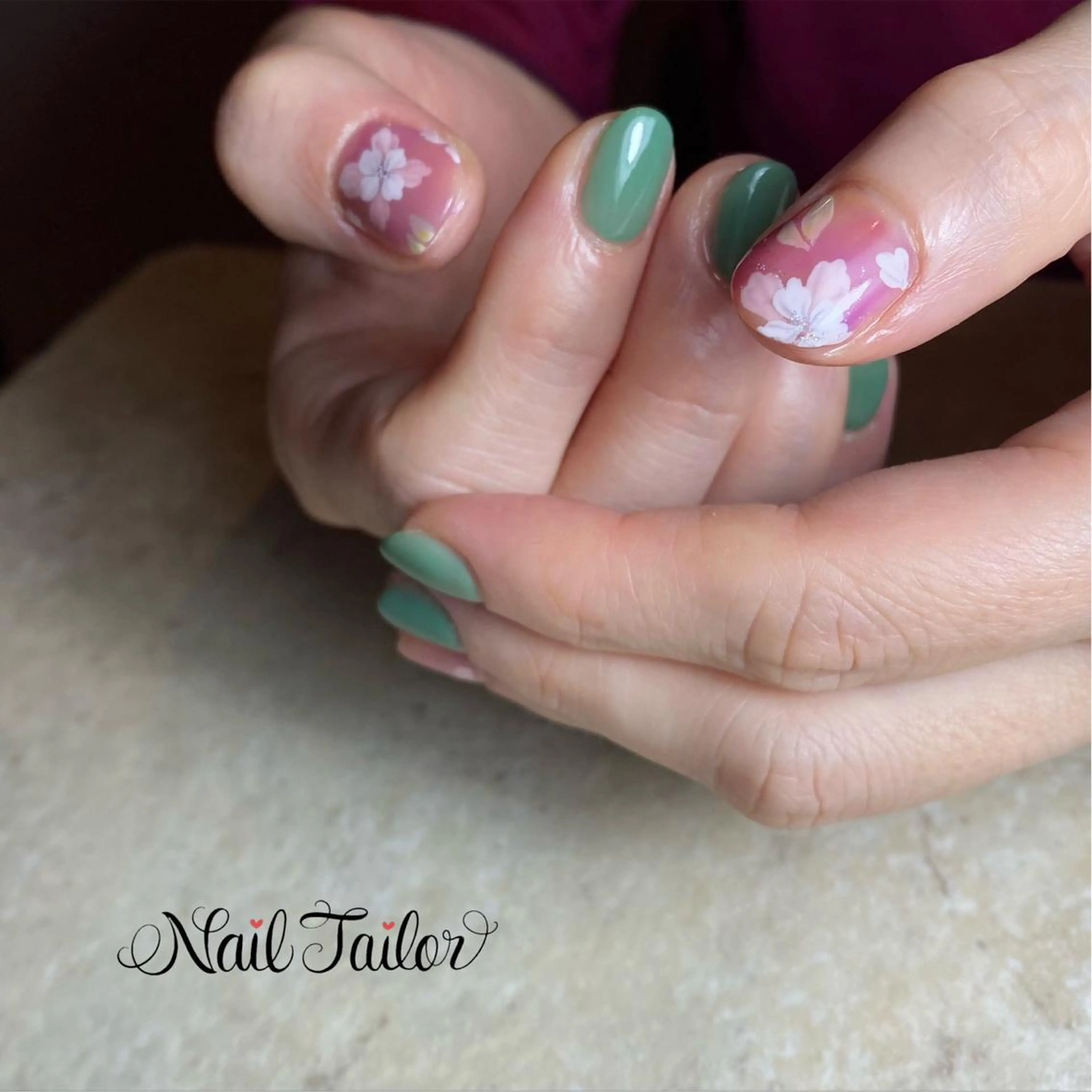 ネイル アートネイル 長さ出し フラワーネイル ジェルネイル グリーン ハンドネイル 〜Nail Tailor〜　ネイルテイラー所属・NailTailor ネイルテイラーのネイルデザイン