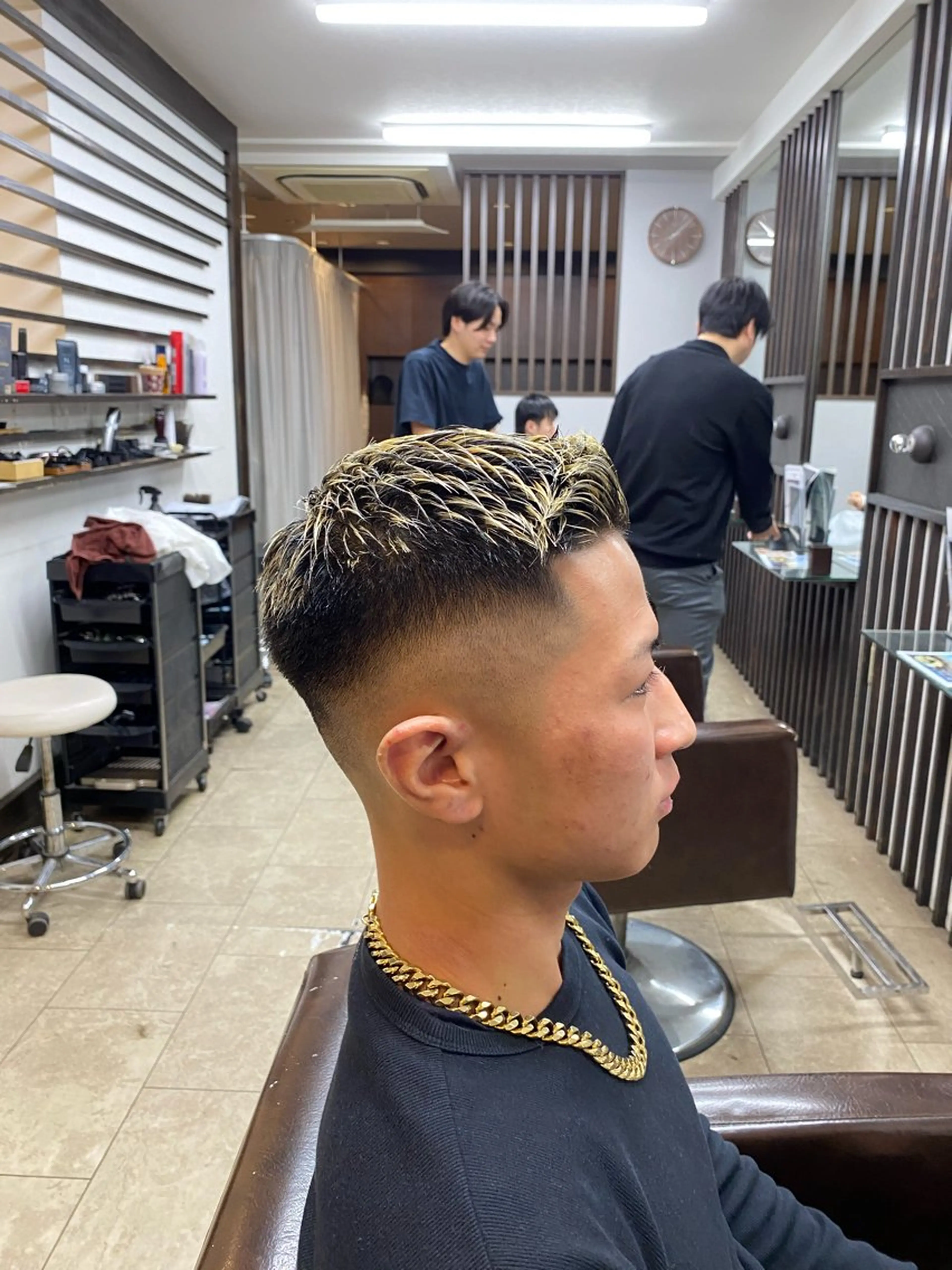 ショート 鶴田海音 天王寺/フェードのヘアスタイル