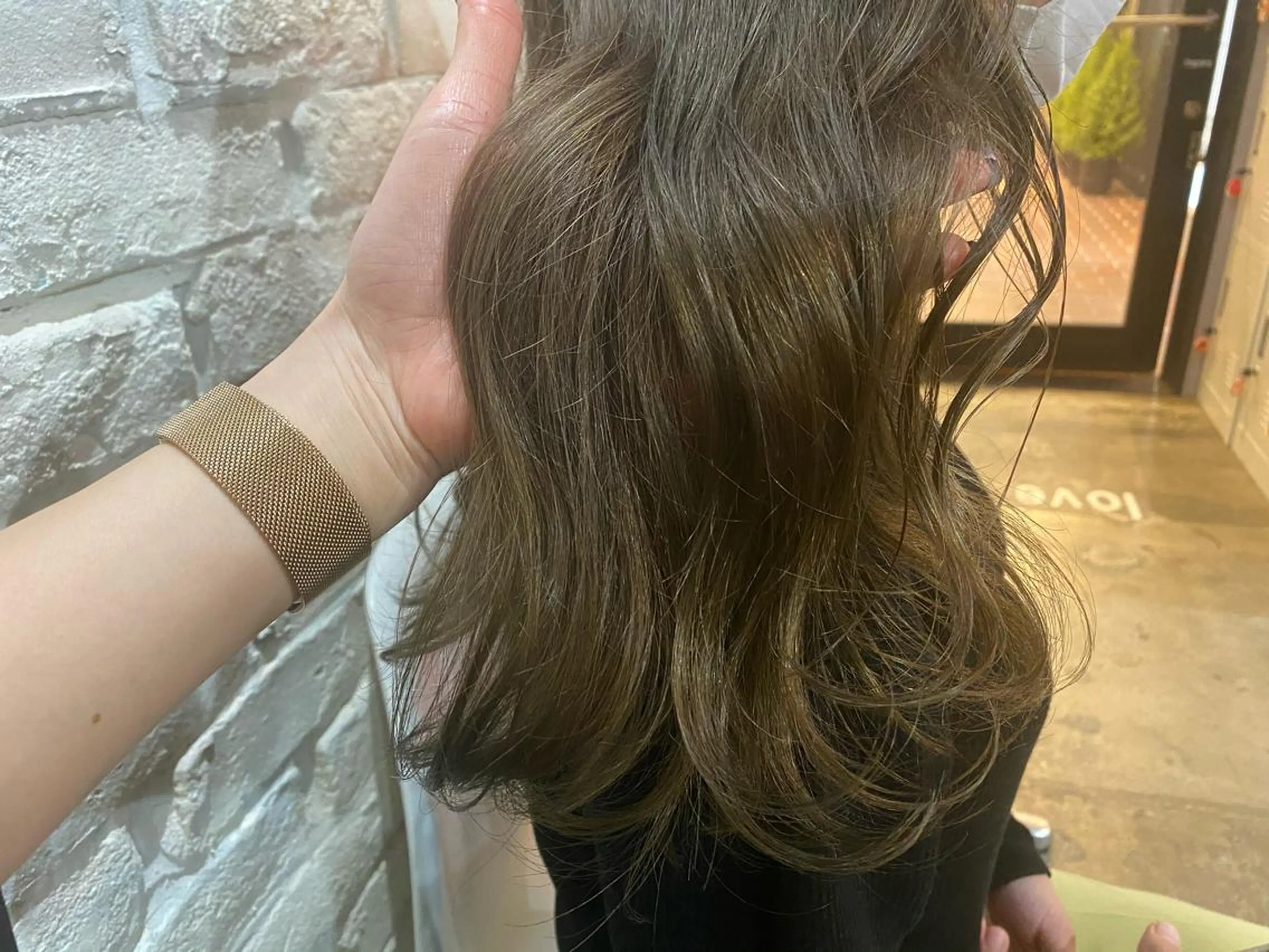 ロング カラー ベージュカラー オリーブベージュ ヘアカラー トリートメント 半個室女性salon 🩰Natsumiのヘアスタイル