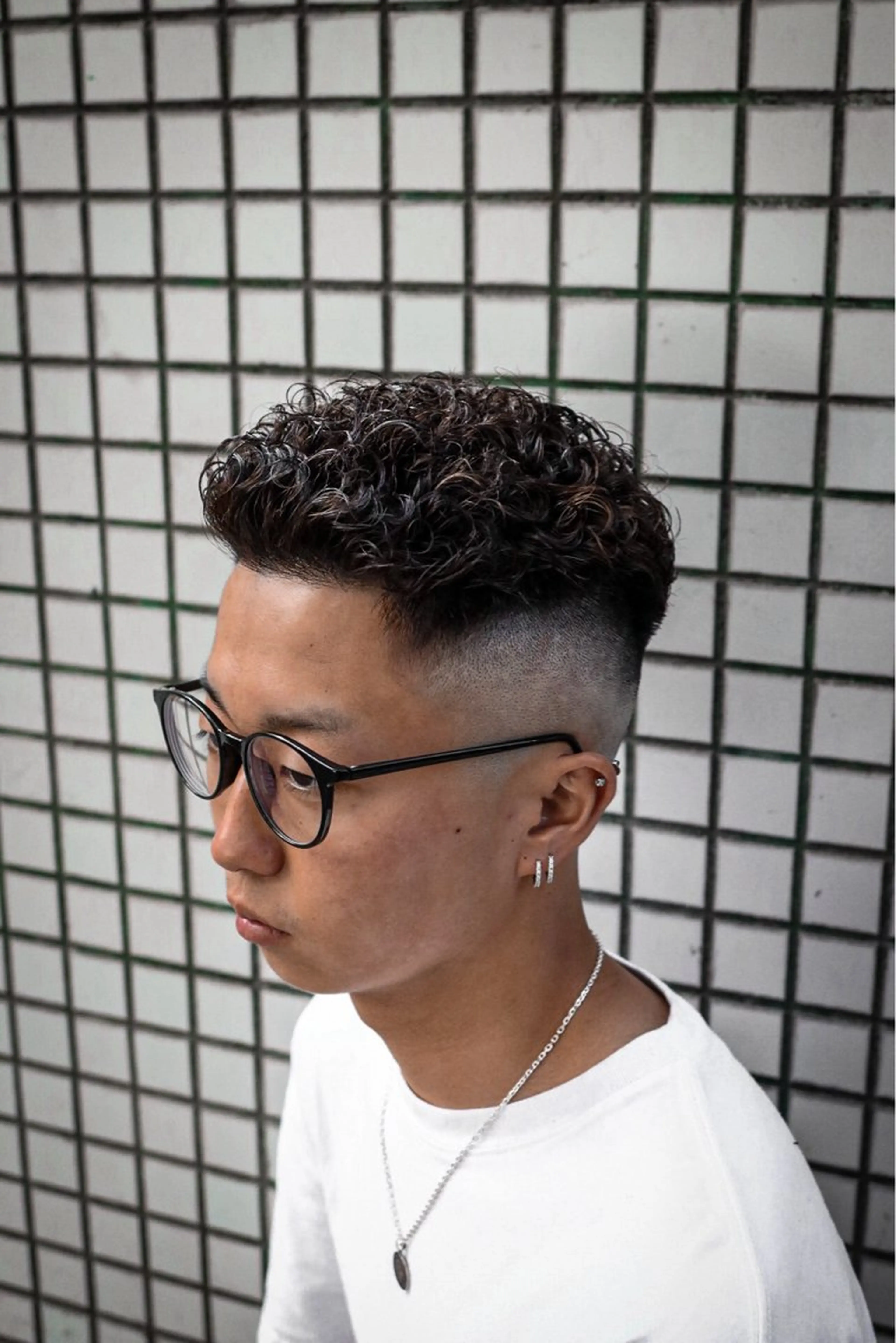 ショート カラー パーマ メンズ メンズブリーチ フェードカット カルマパーマ メンズメッシュ モヒカン 💈men's💈 satoru中目黒のヘアスタイル