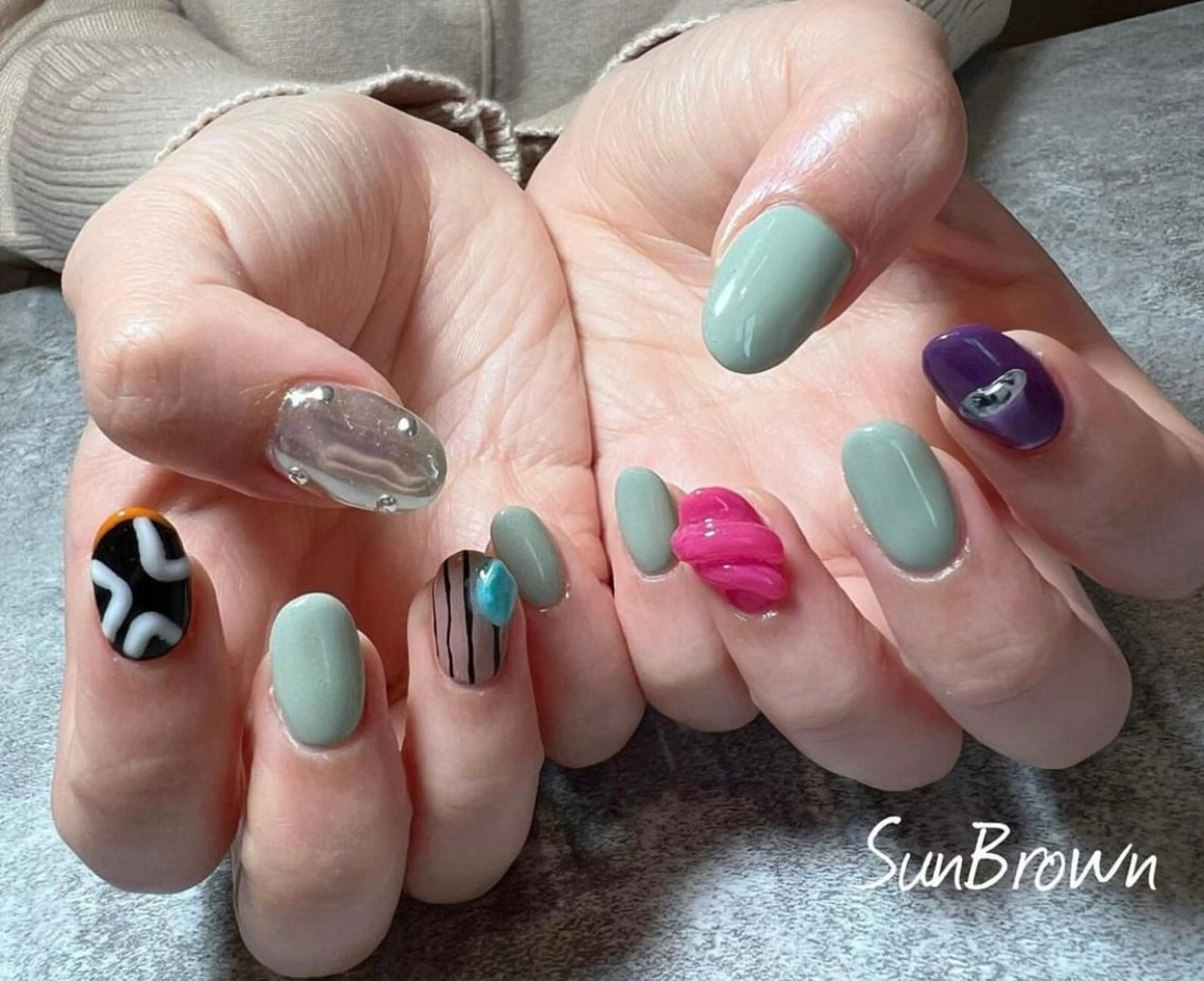 ネイル Sun Brown サンブラウンのネイルデザイン