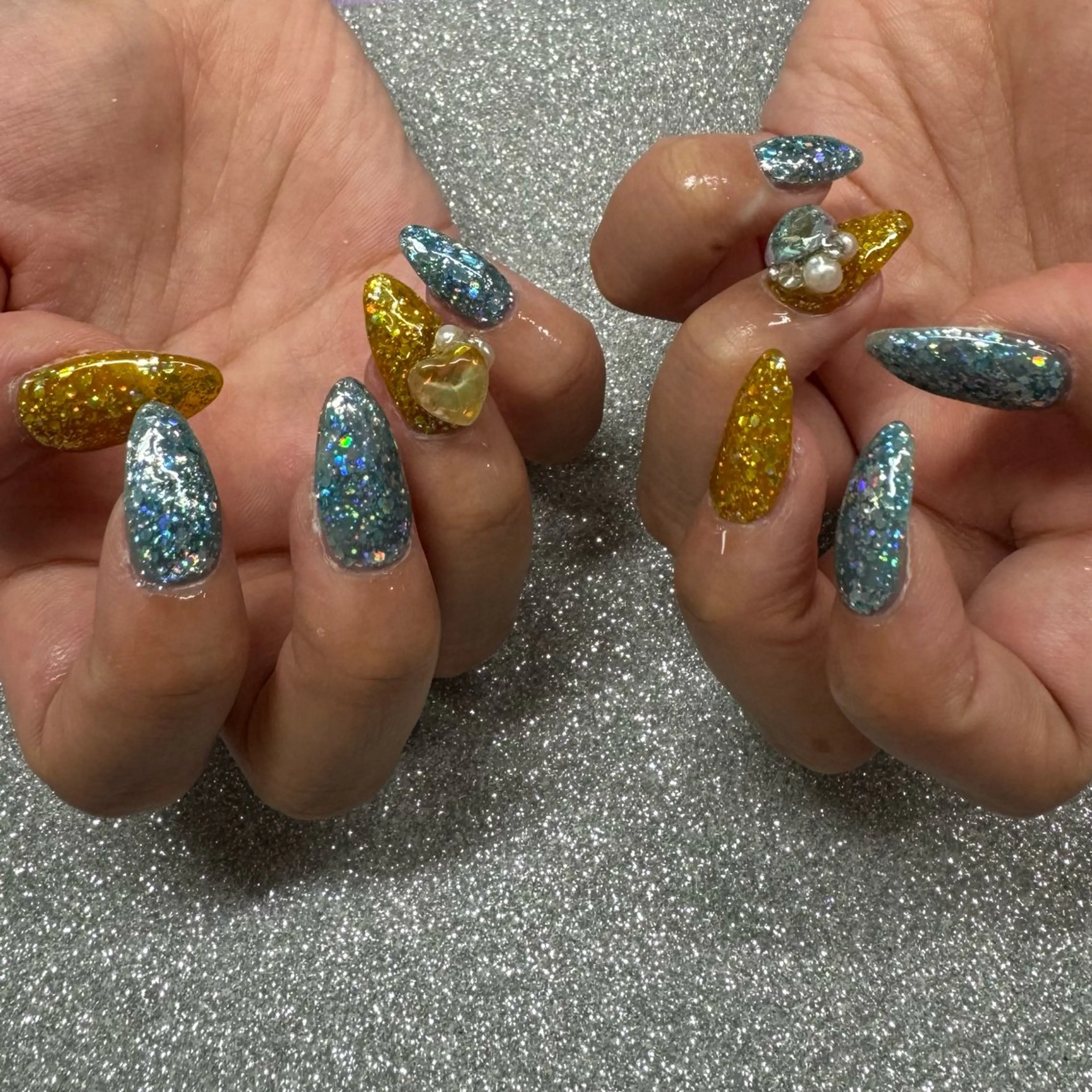 ネイル ハンドネイル VIERU 🌈🎀💖のネイルデザイン