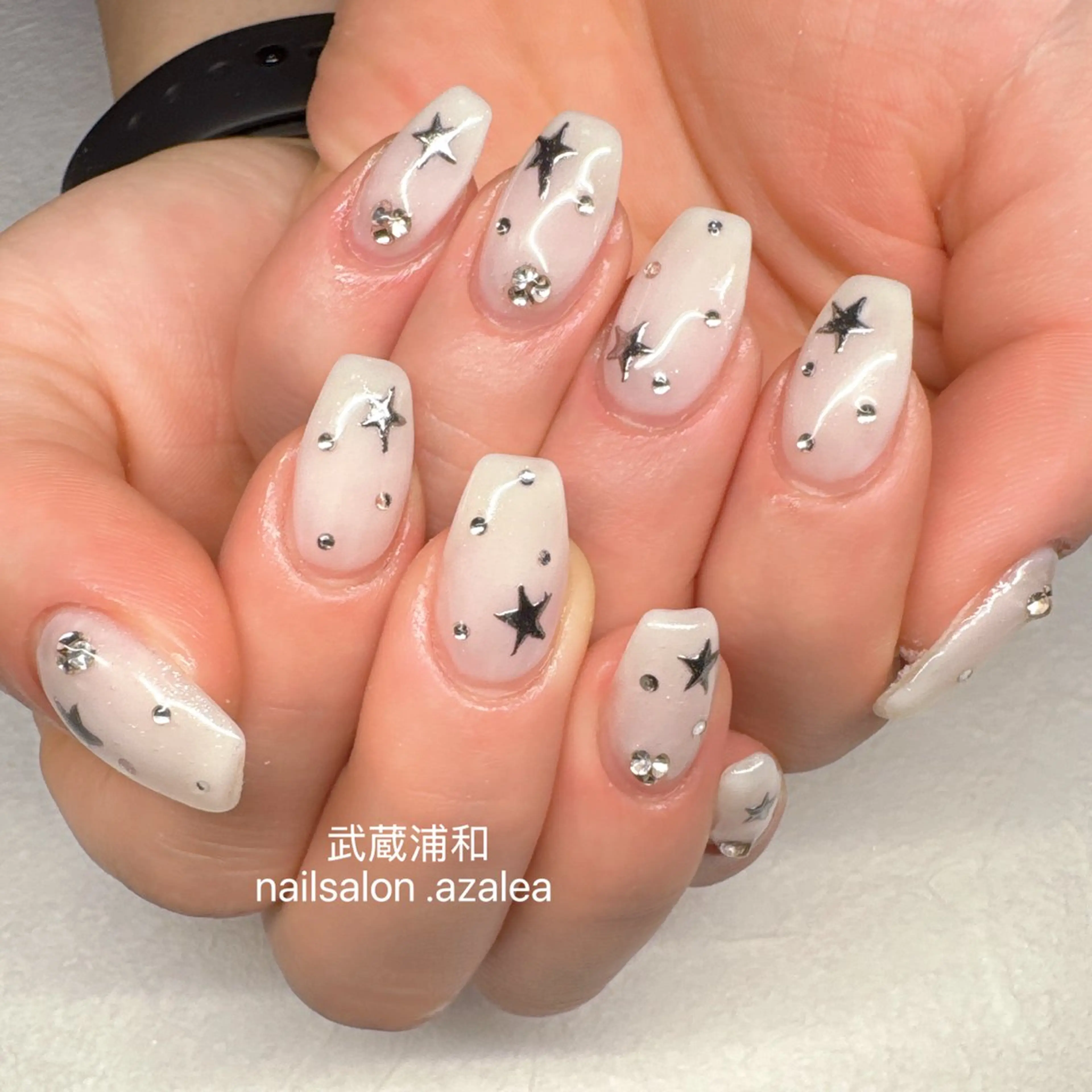 ネイル ハンドネイル R inのネイルデザイン