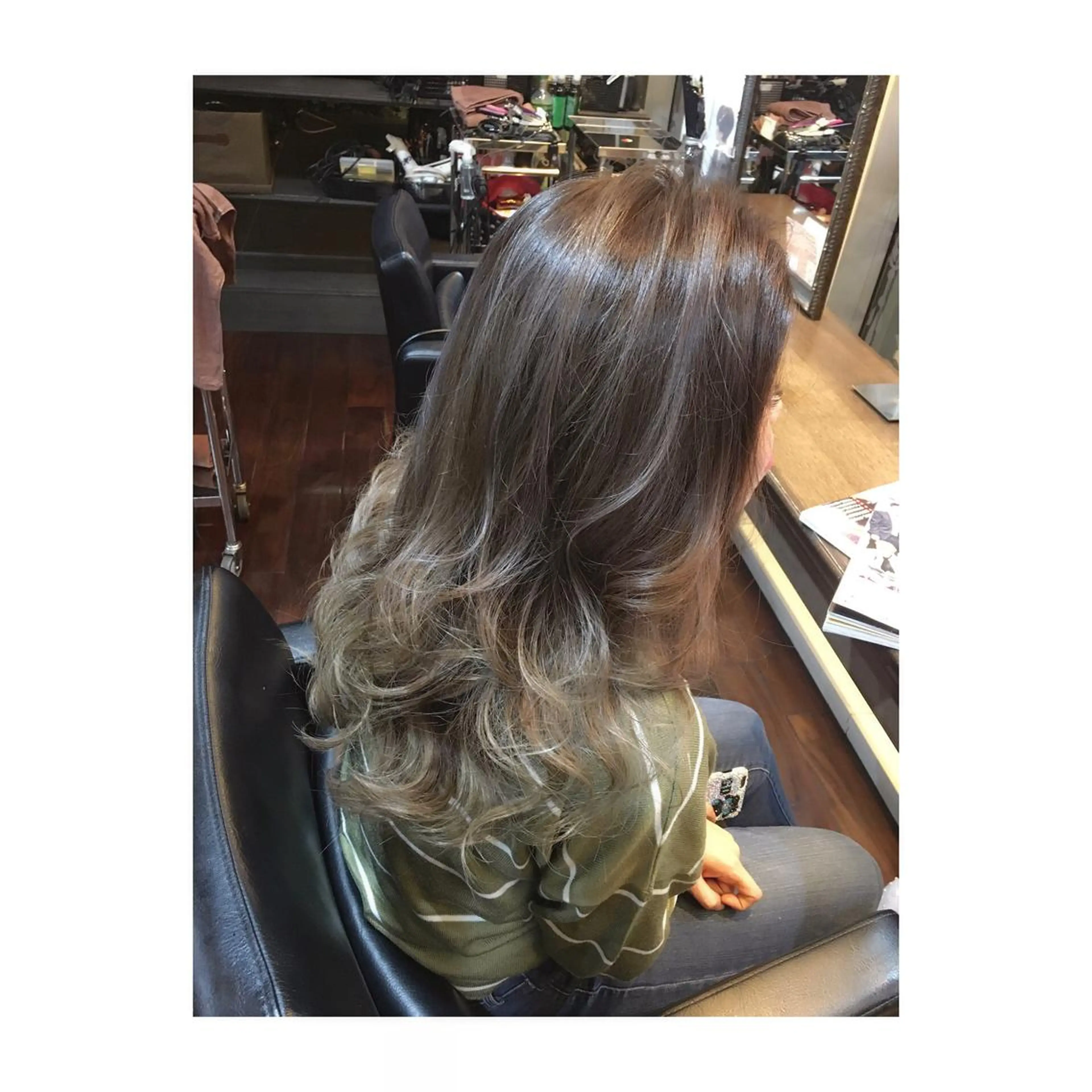 ショート ミディアム セミロング ロング カラー ハイライトカラー ハイライト カット ヘアカラー トリートメント 吉本 yoshimotoのヘアスタイル