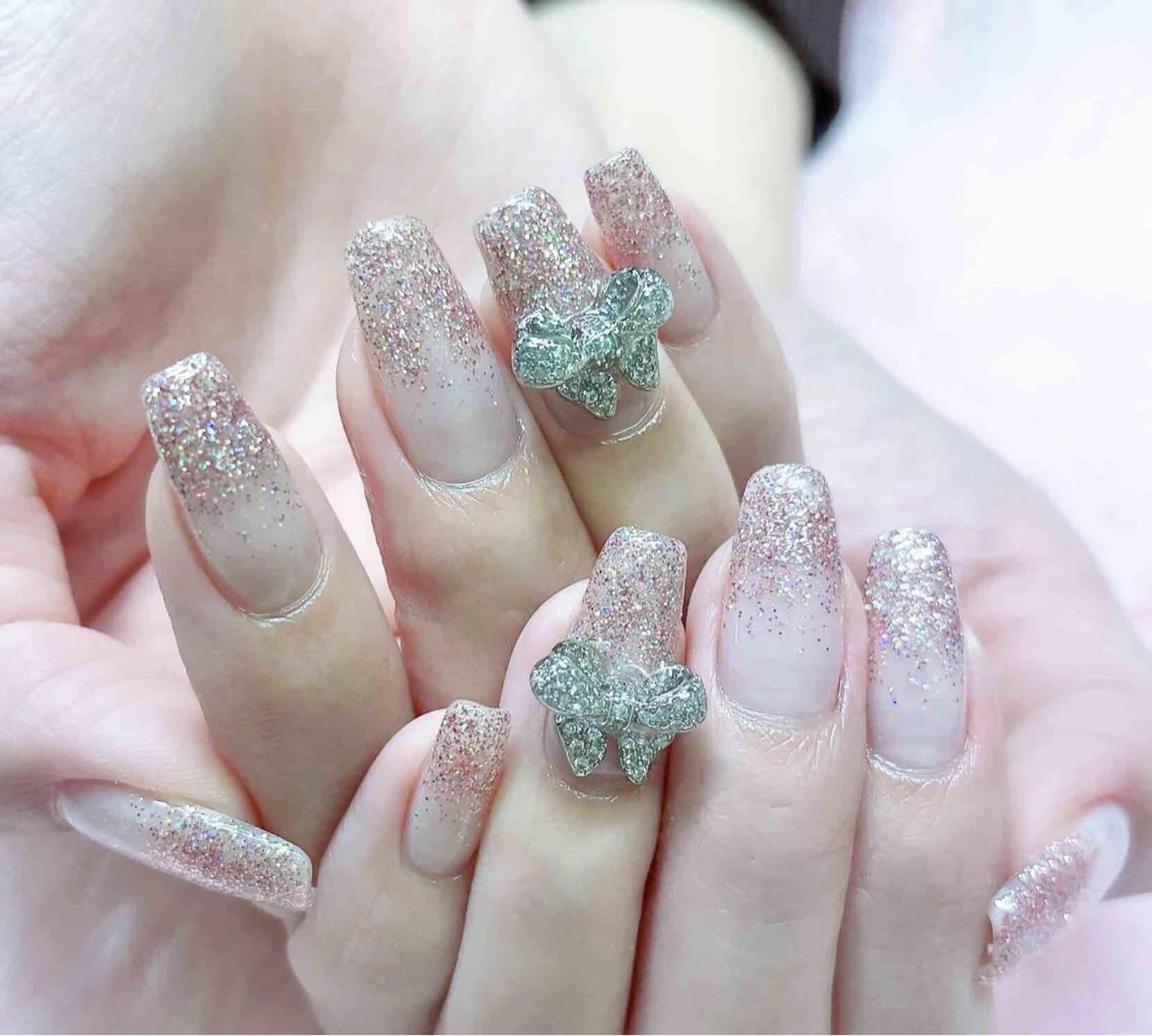 ネイル ハンドネイル MoonNail ユリ🌸のネイルデザイン