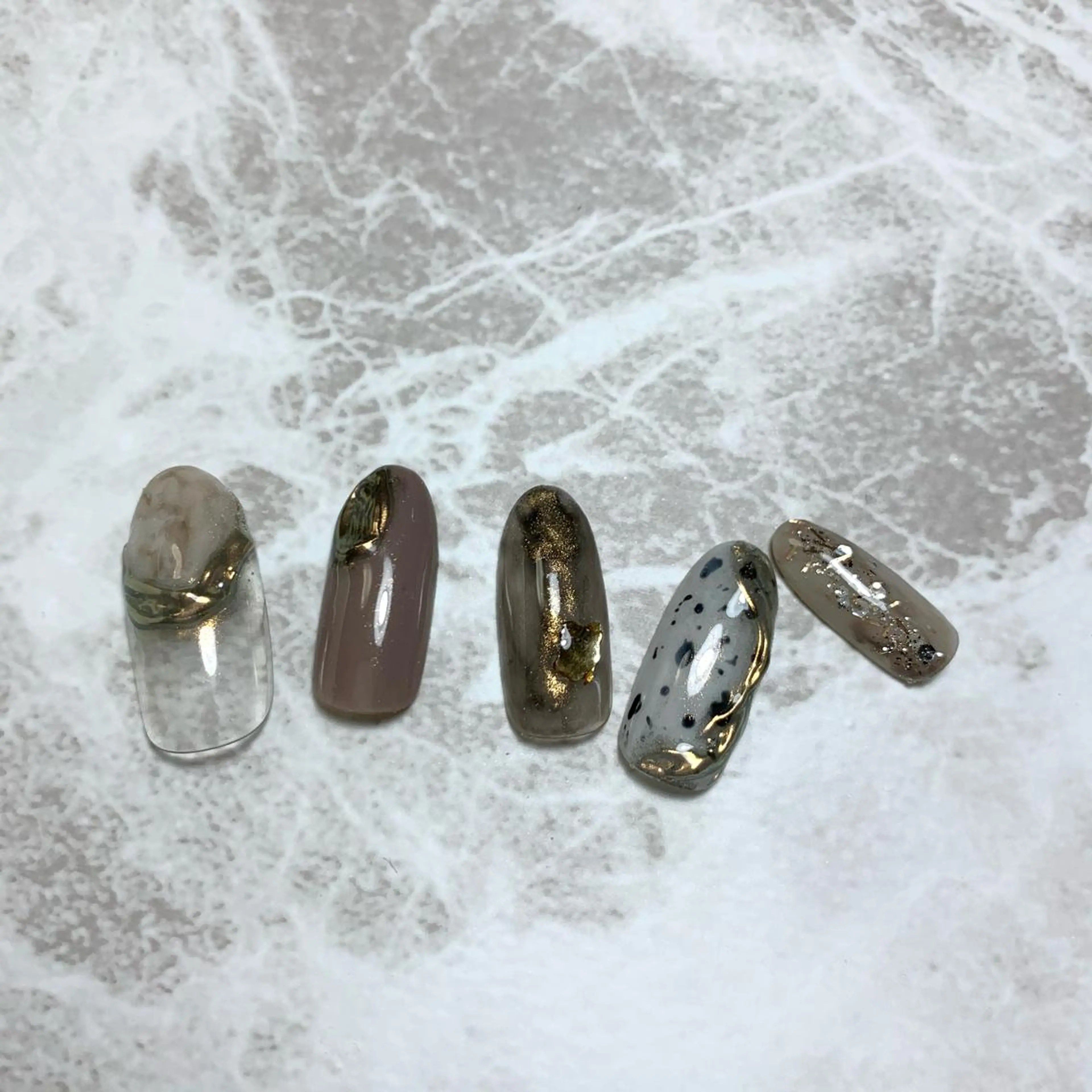 ネイル repos~ルポ~所属・里見 麗のネイルデザイン