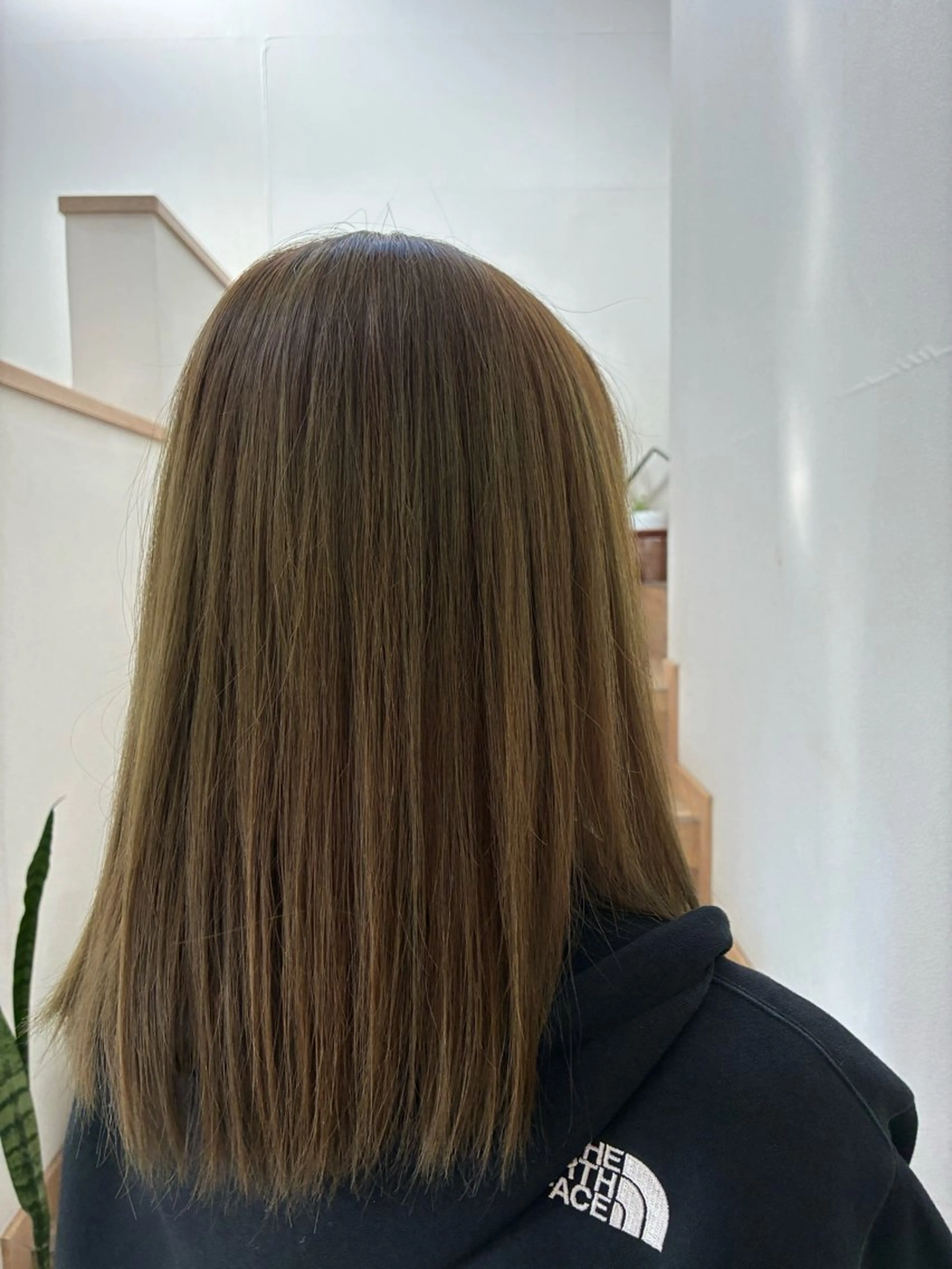 ミディアム ヘアカラー 鳥居 零菜のヘアスタイル