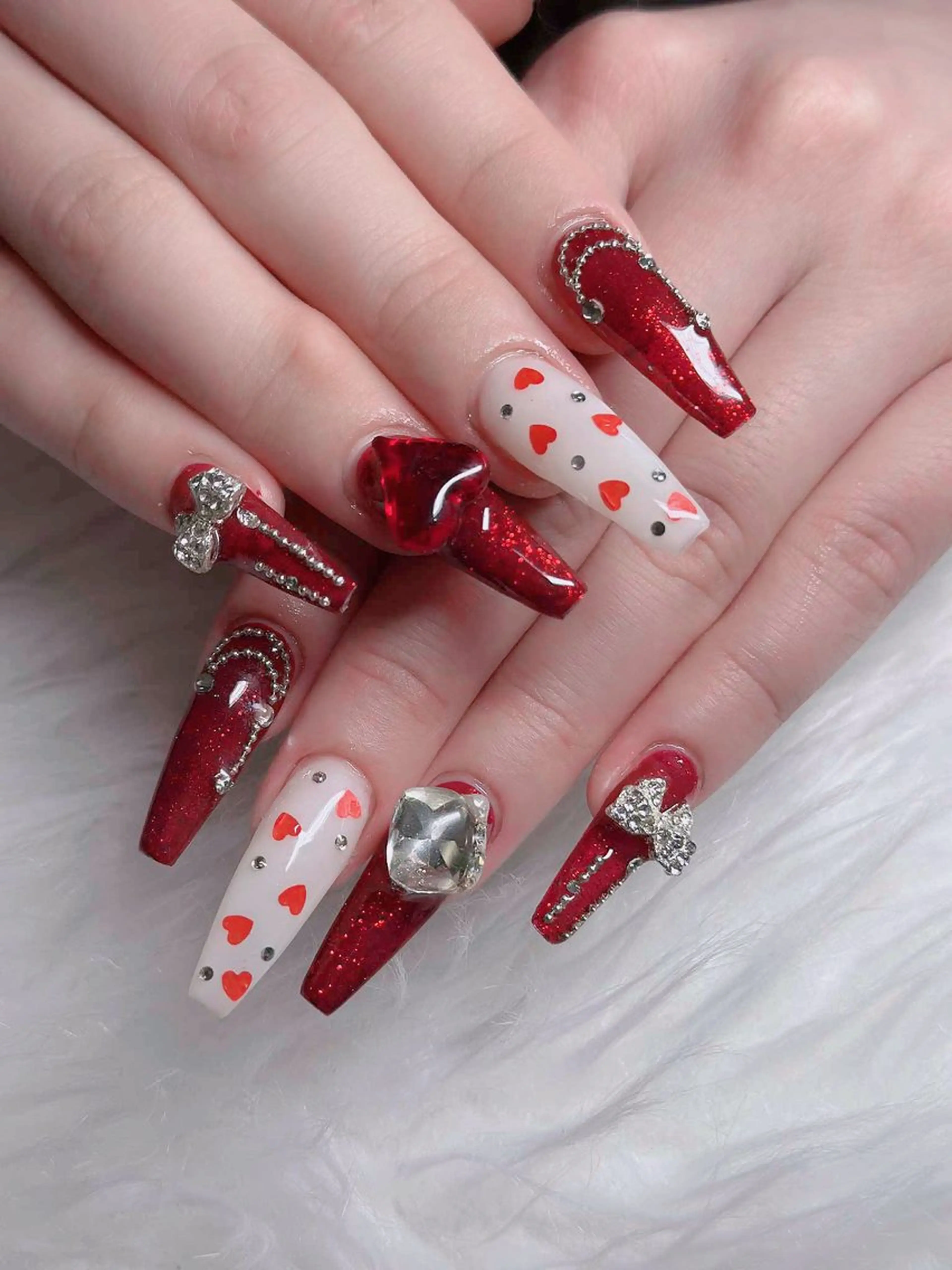 ネイル オーロラネイル フレンチネイル ジェルネイル ハロウィン キラキラネイル ハンドネイル H.baby Nail Salonのネイルデザイン