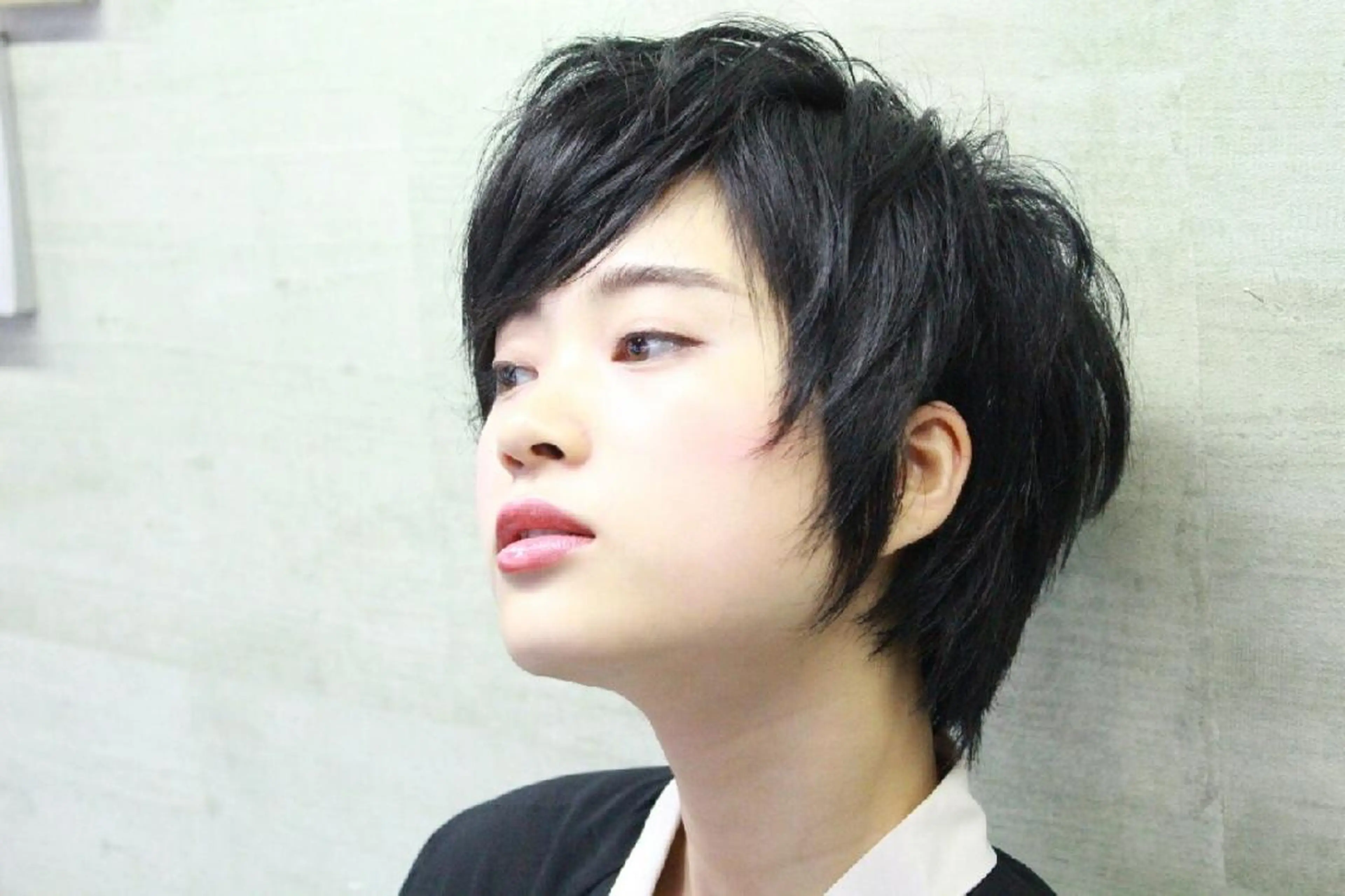 🌟ミニモ限定プチトリートメントサービス🌟💙カット & 黒染めカラー💙の写真