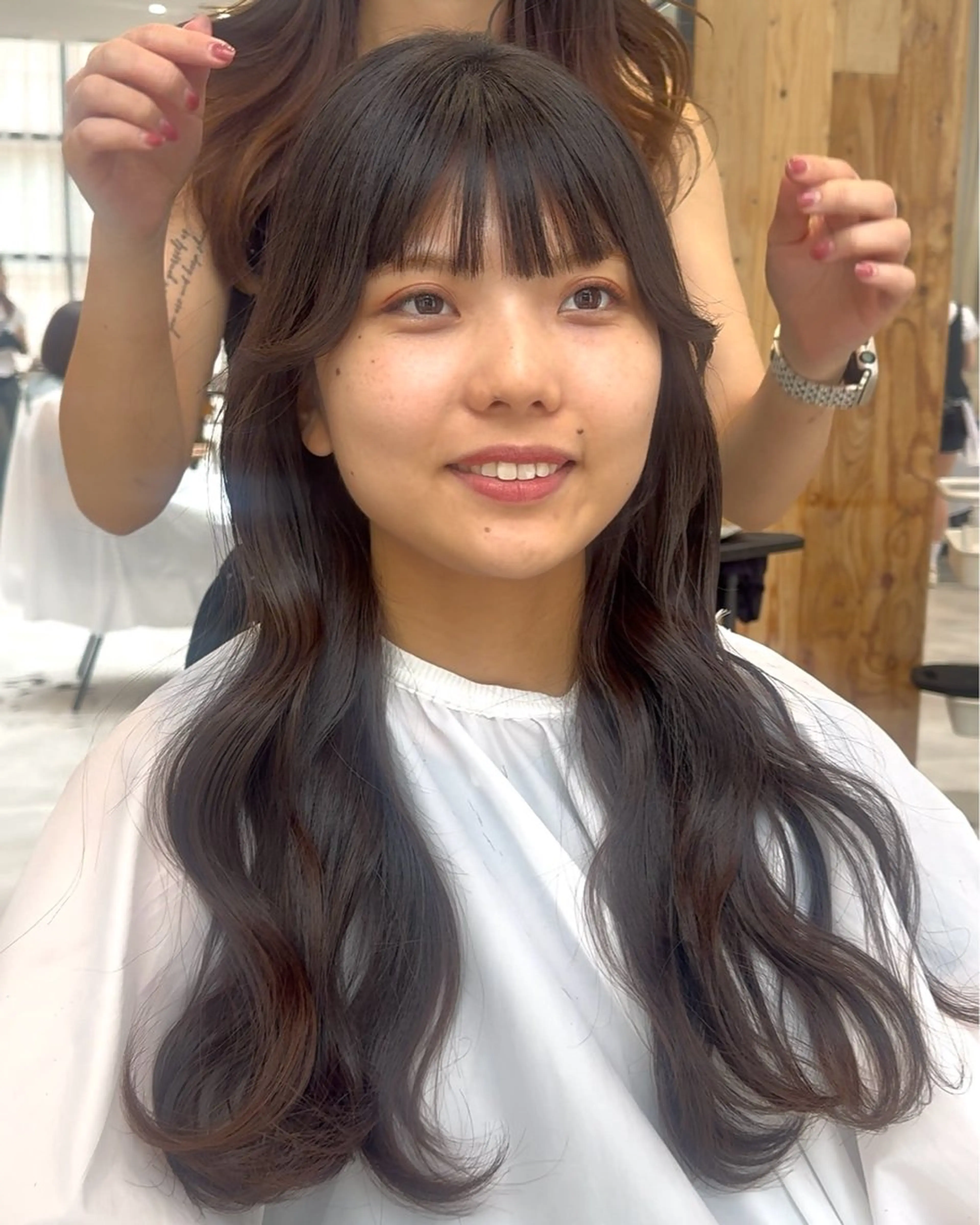 ロング りん/ワンホン/艶髪 ／小顔顔周りカットのヘアスタイル