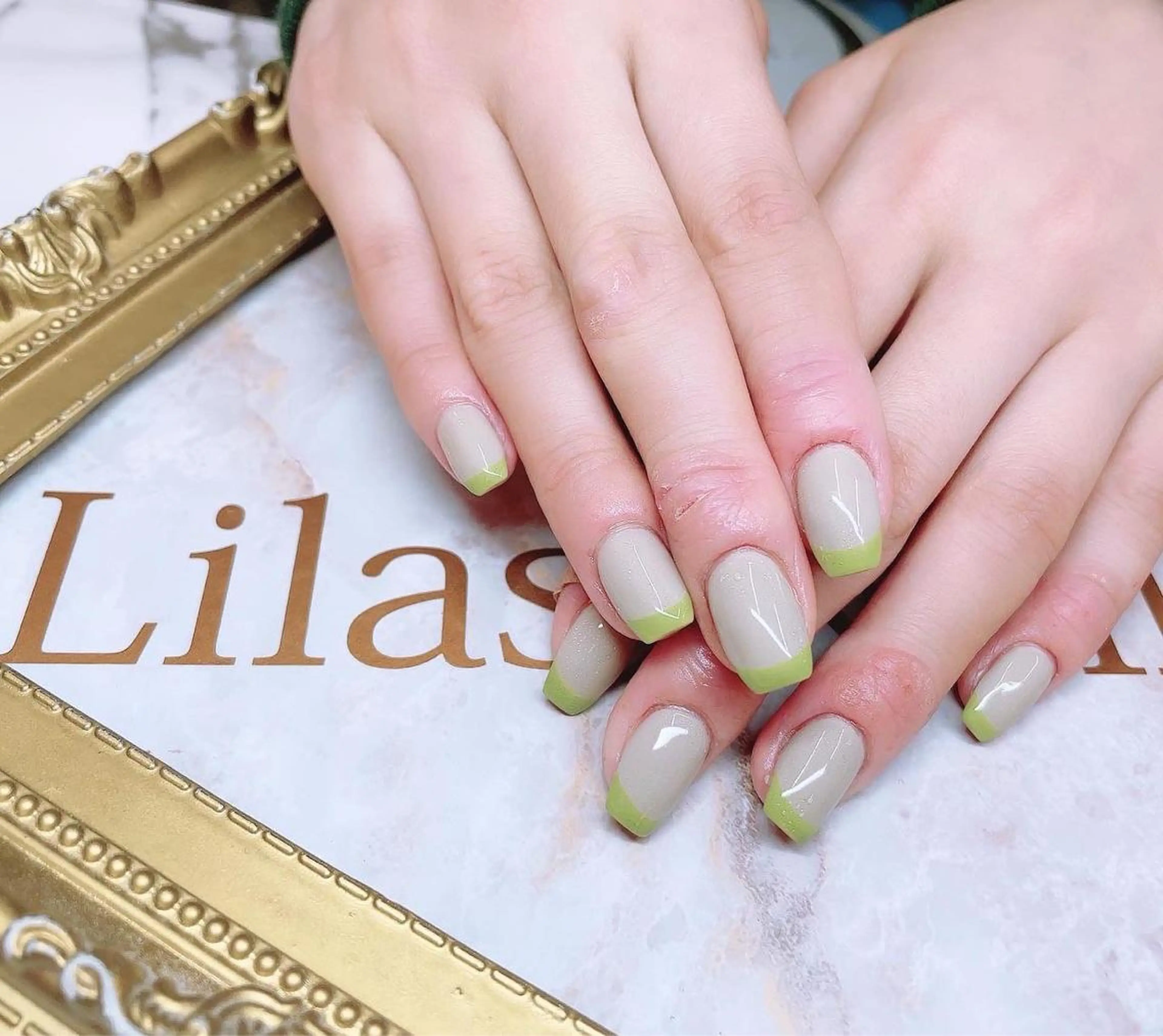 ネイル フレンチネイル ジェルネイル グリーン ハードジェル ロングネイル Lilas Nailのネイルデザイン