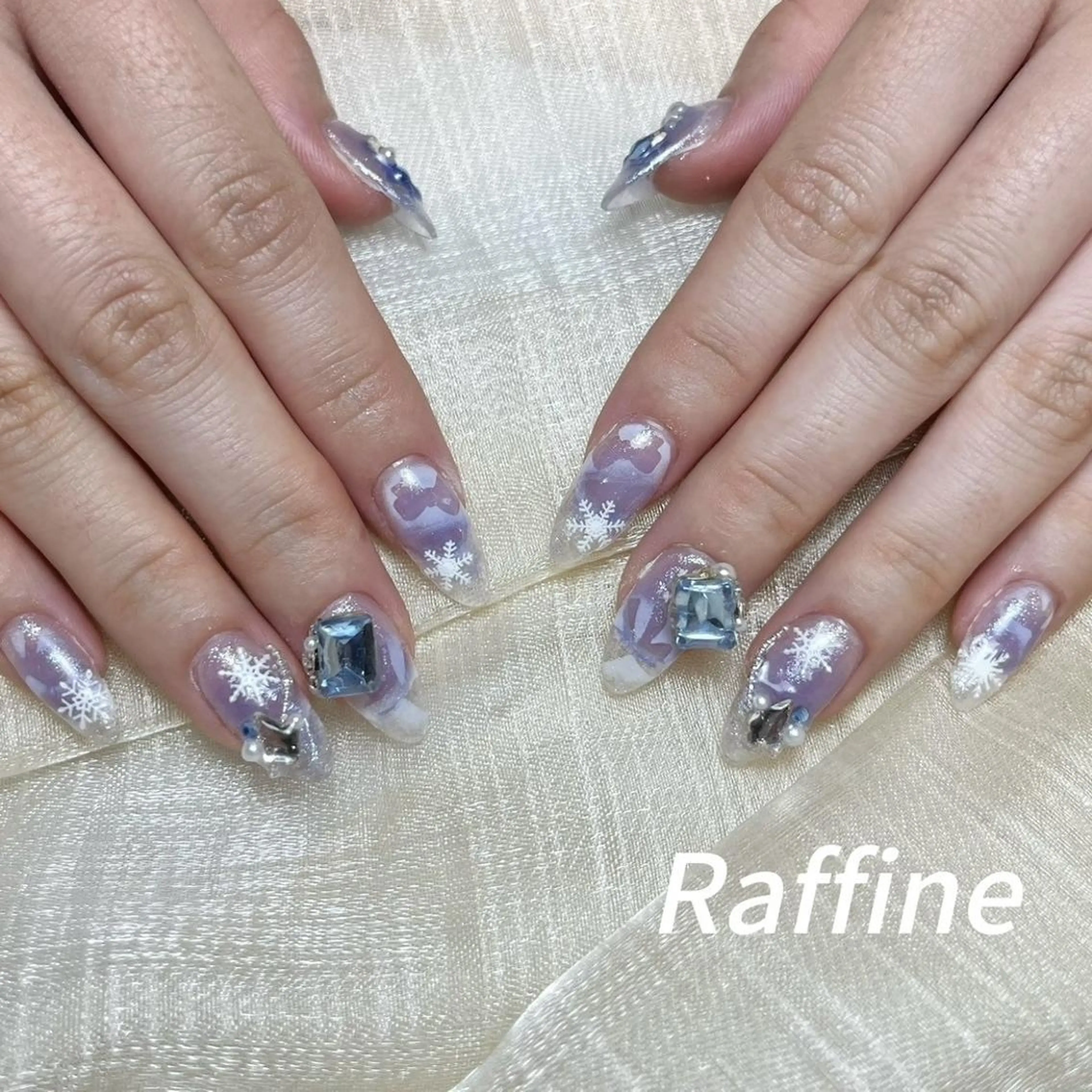 ネイル RAFFINE haru🦋🩵のネイルデザイン