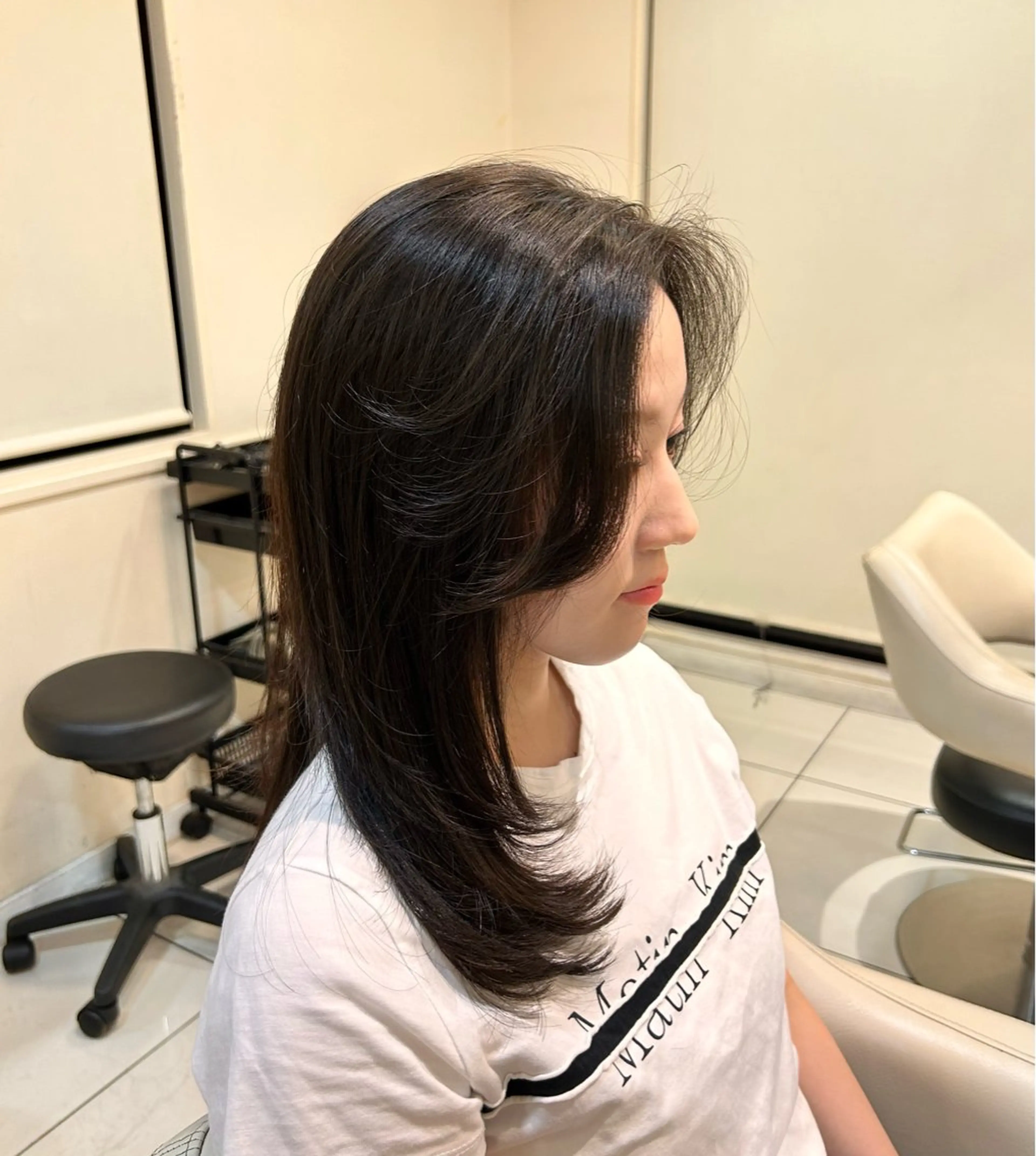 セミロング レイヤーカット 生活が楽になる縮毛/ ブリーチなしレッドのヘアスタイル