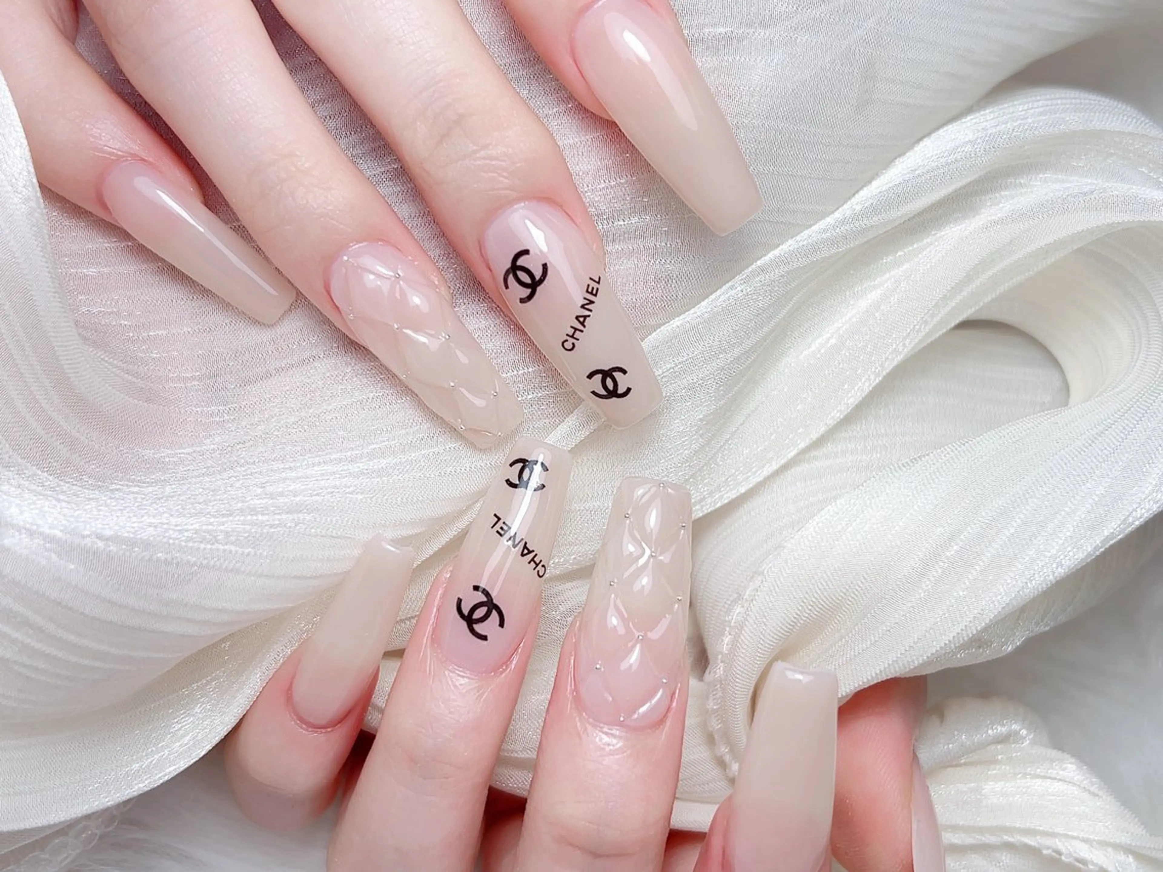 ネイル M🌷nail 長さだし専門店のネイルデザイン