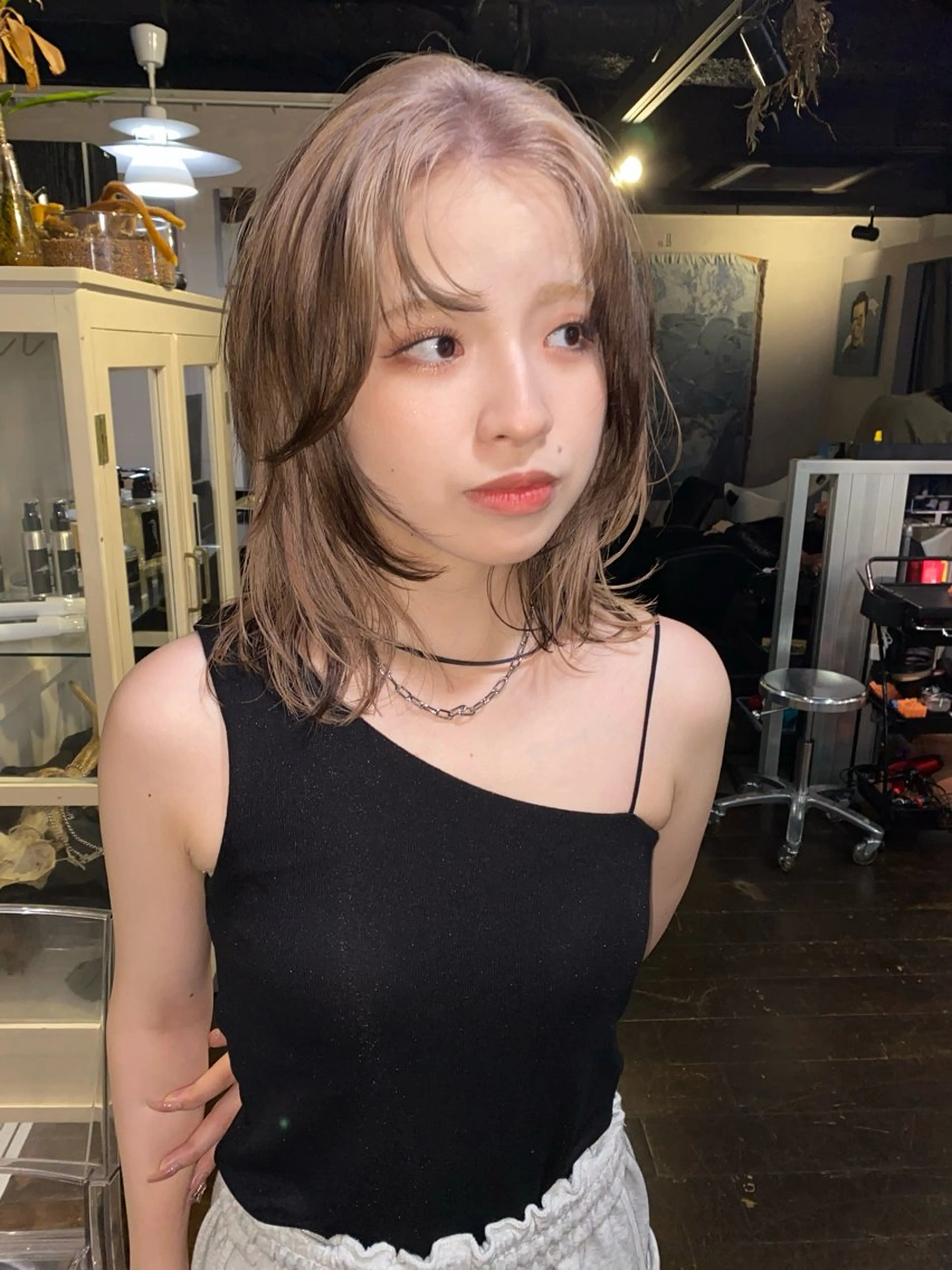 ミディアム カット ヘアカラー 心斎橋/デザインカラ ー/海外風/ナツミのヘアスタイル