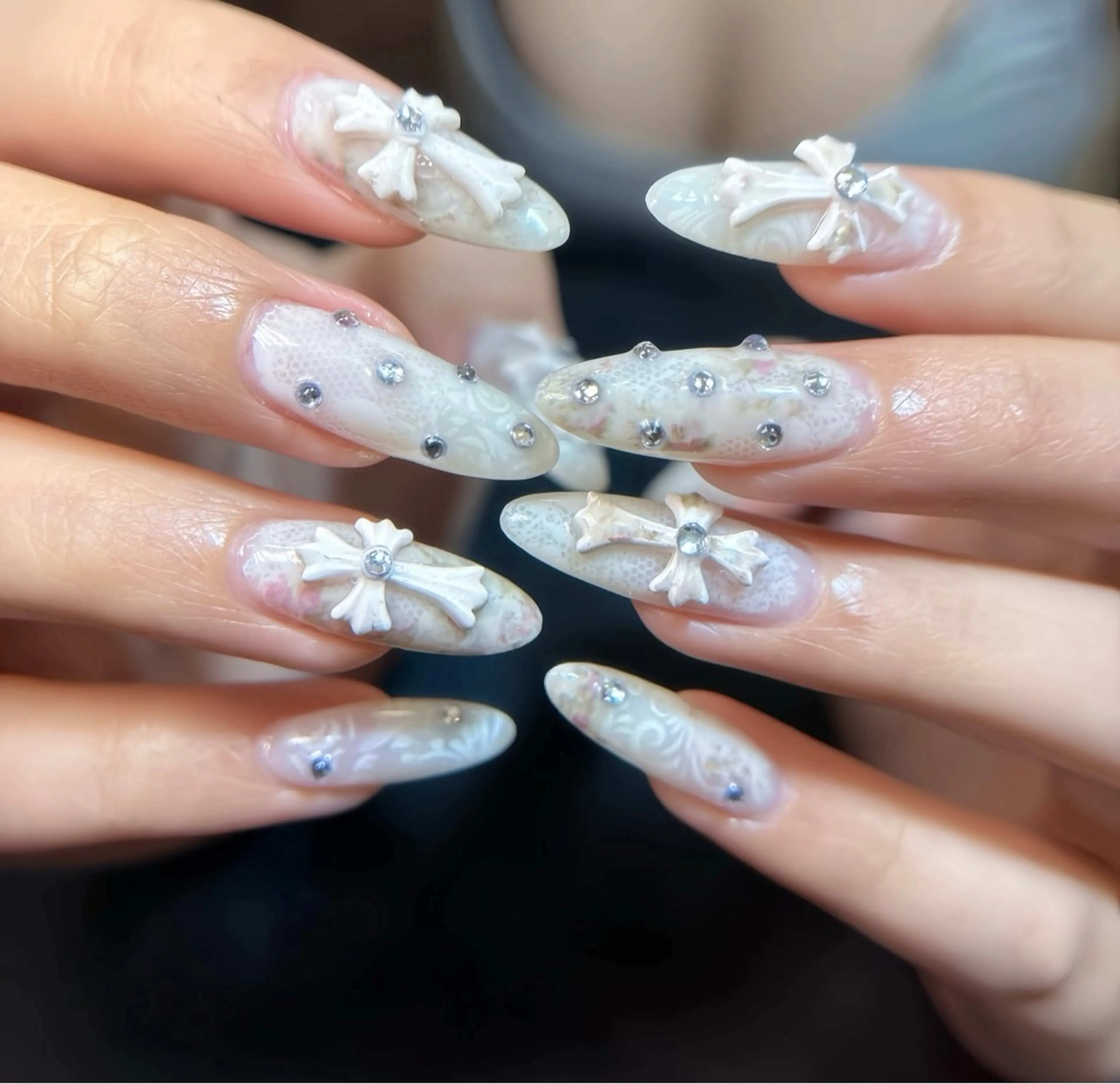 ネイル オーロラネイル チークネイル 桜ネイル クリアネイル ドット ハンドネイル Rin Nail 新大久保店のネイルデザイン