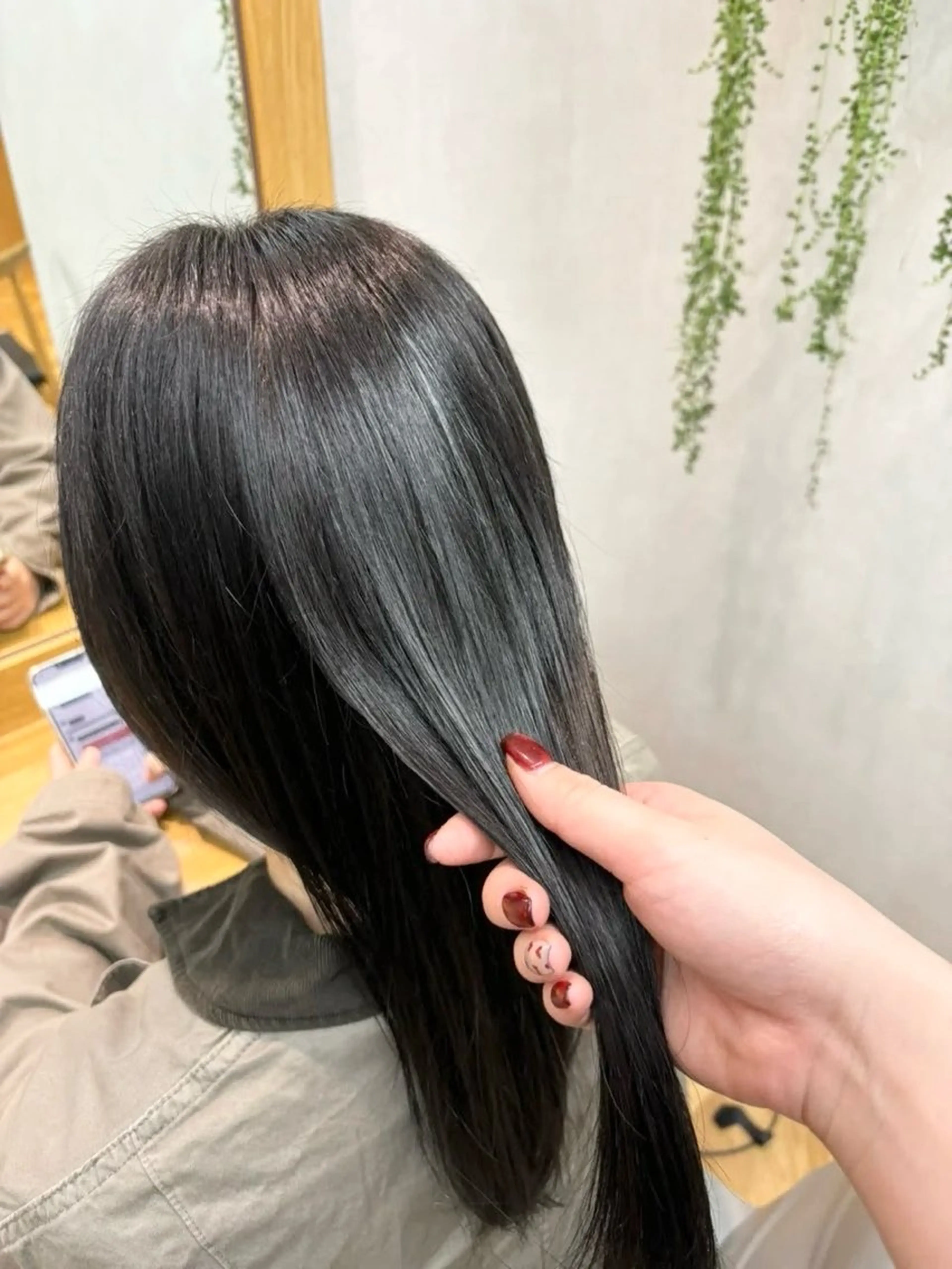 セミロング カラー PATIONN所属・透明感/ベージュ/ yuna.のヘアスタイル