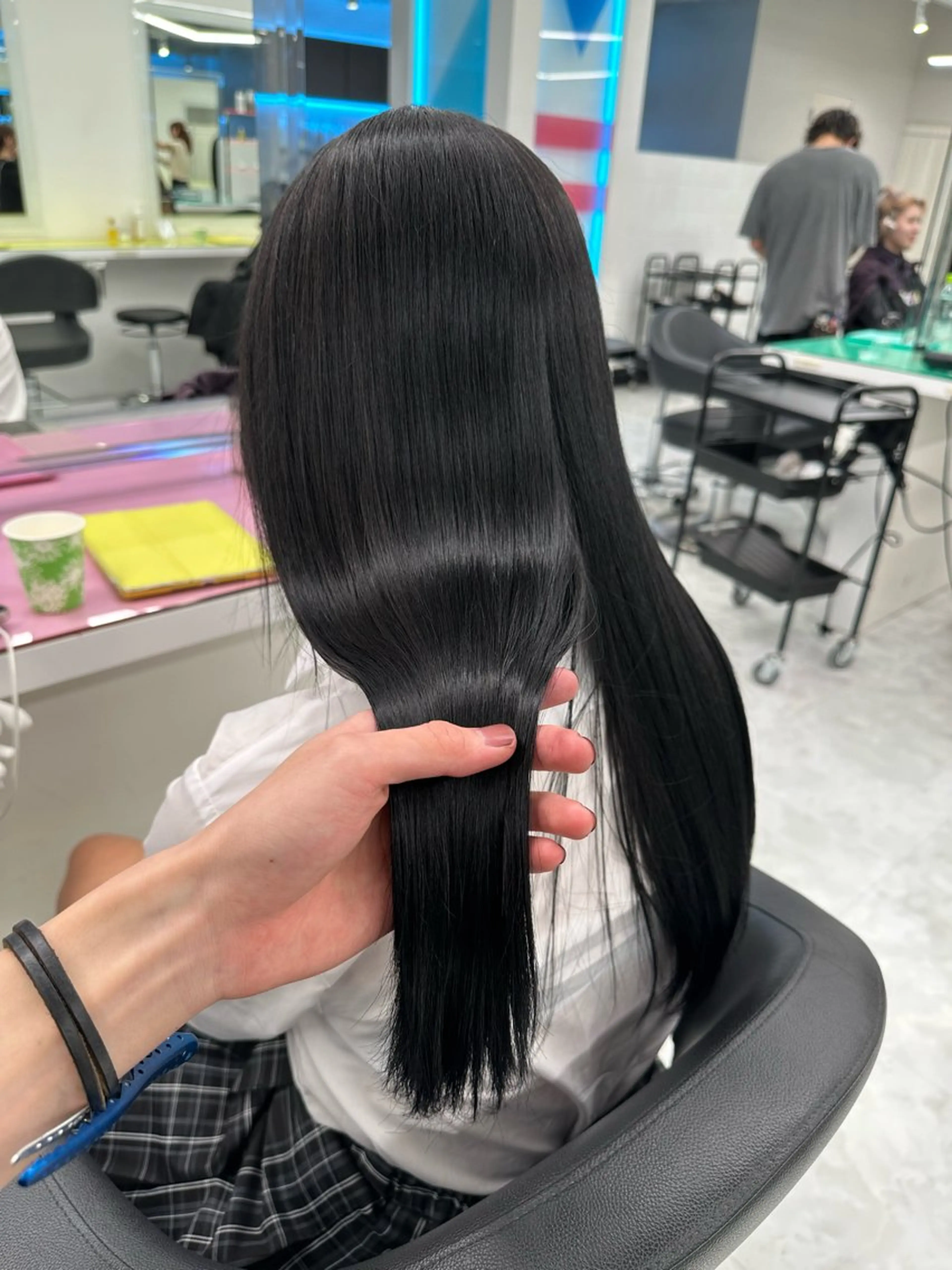 ロング カラー ヘアアレンジ 艶カラー/ハイトーン /レイヤーカットのヘアスタイル