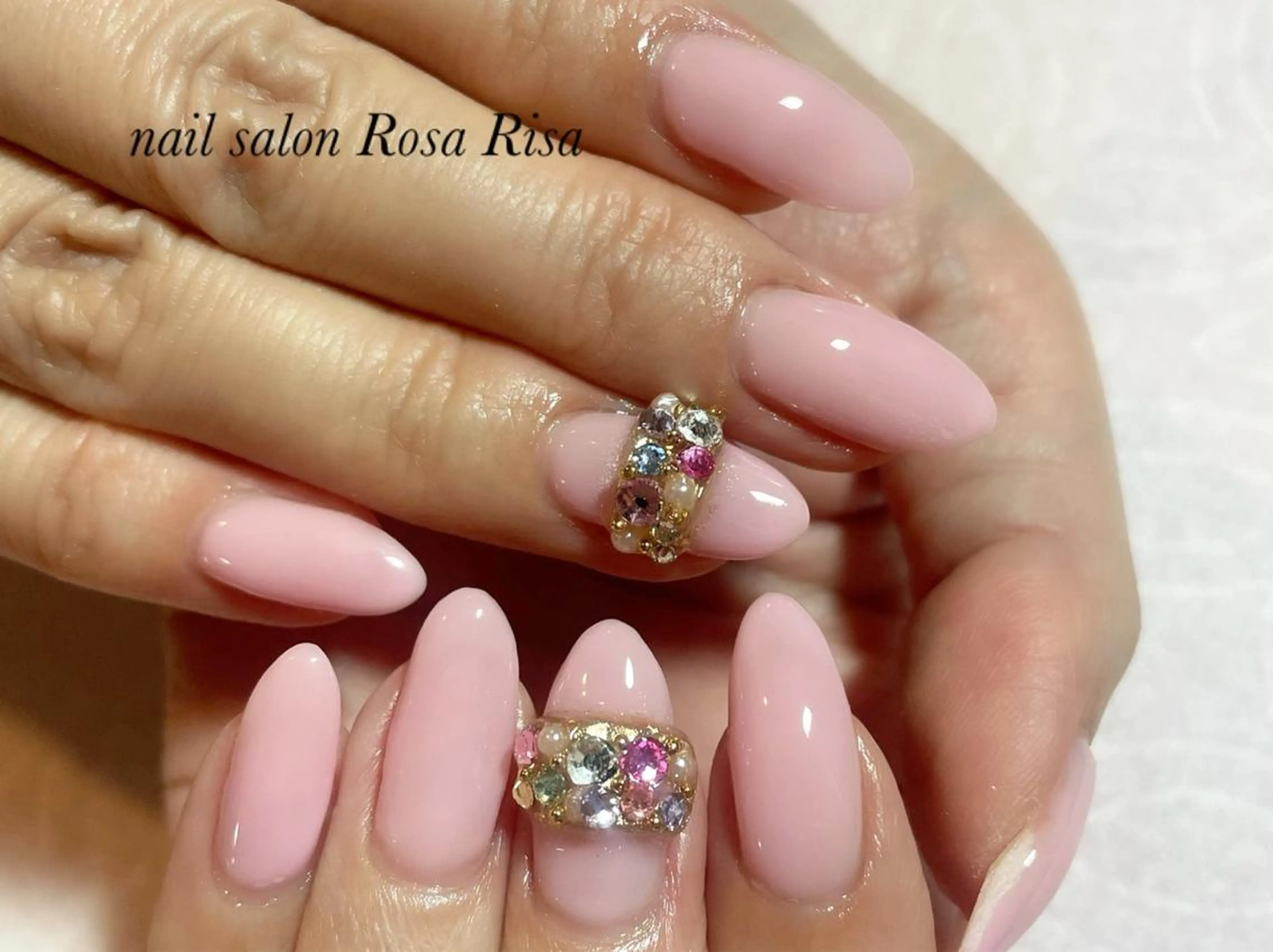 セミロング ネイル ピンク ネイルスタジオ シェイクユアハンズのネイルデザイン