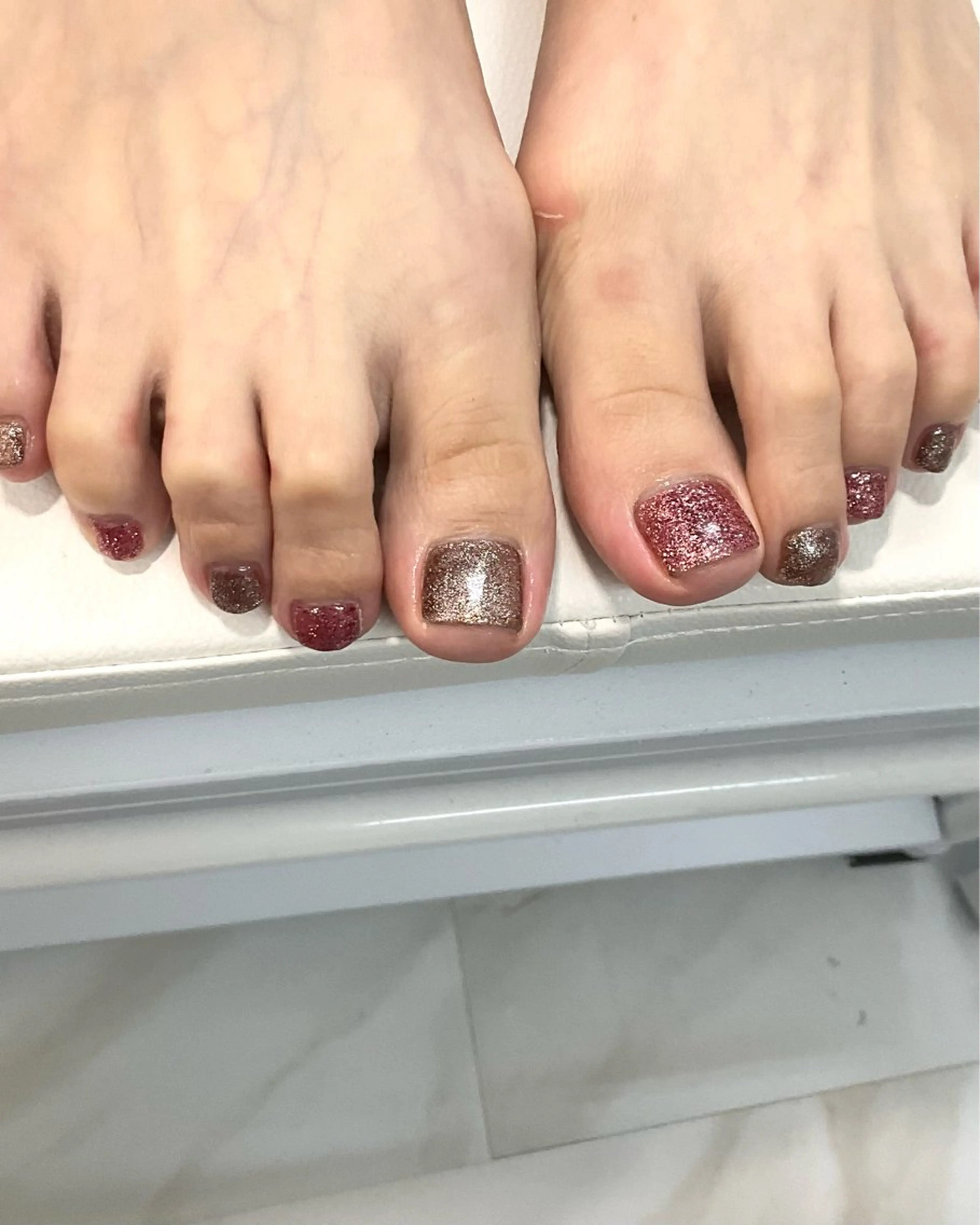 ネイル ブラウン キラキラネイル ラメ(グリッター) ピンク フットネイル Nail&Care LUMET【ルメ】のネイルデザイン