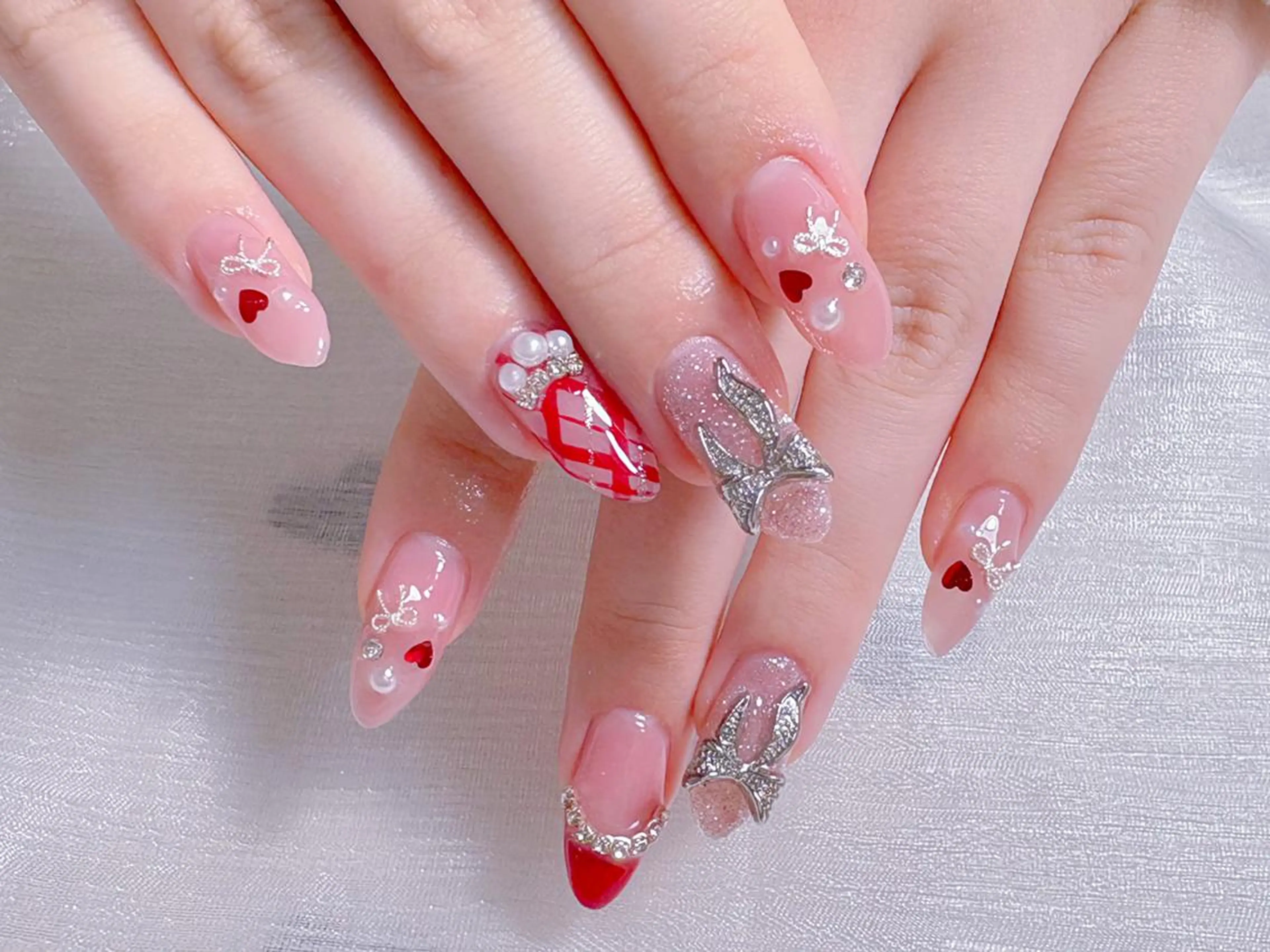 ネイル ハンドネイル 🎀鈴音🎀 ワンホンネイルのネイルデザイン