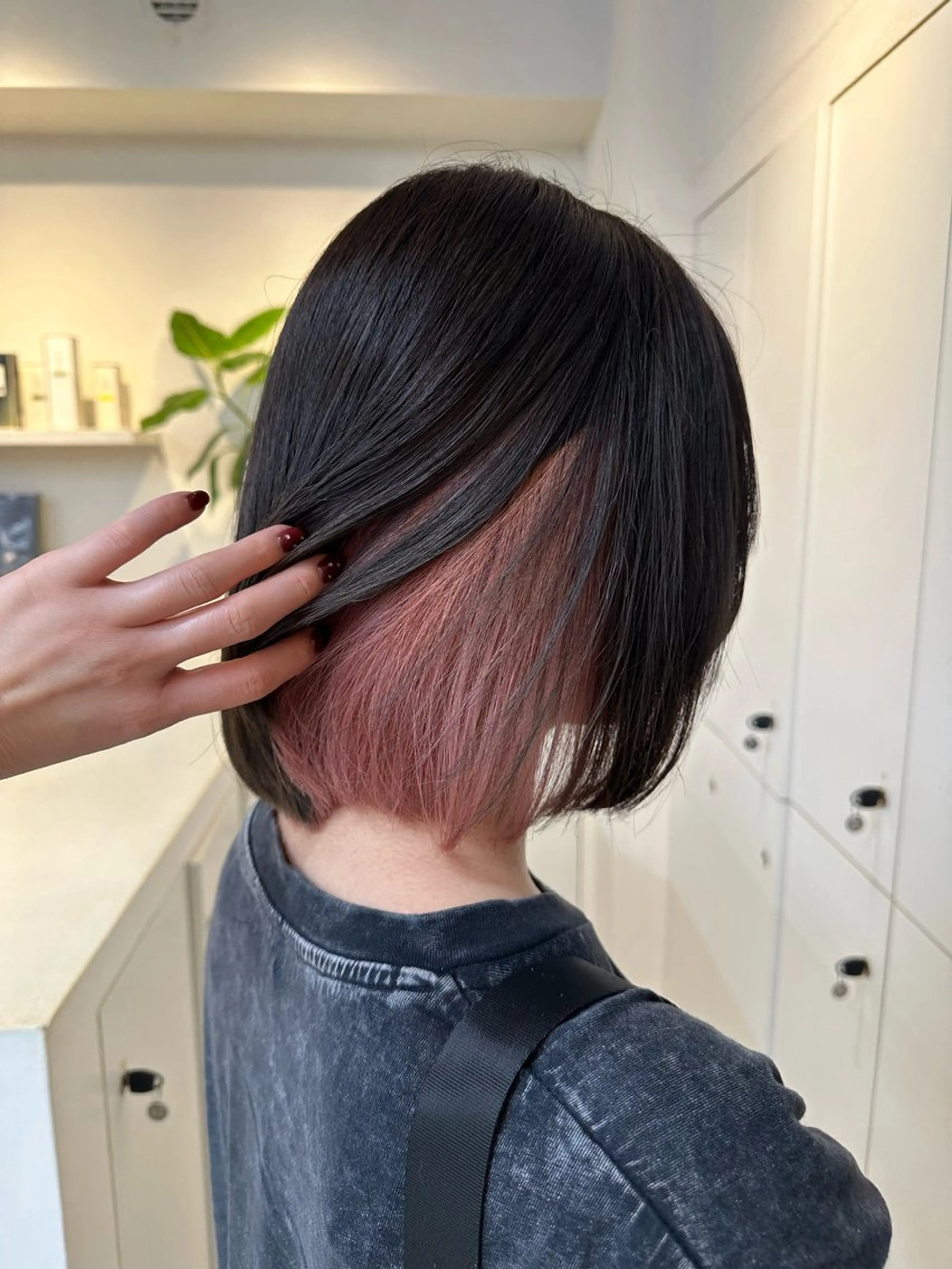 ショート カラー ブリーチ ヘアカラー トリートメント 艶カラー/暖色 /縮毛/メンズヘアのヘアスタイル