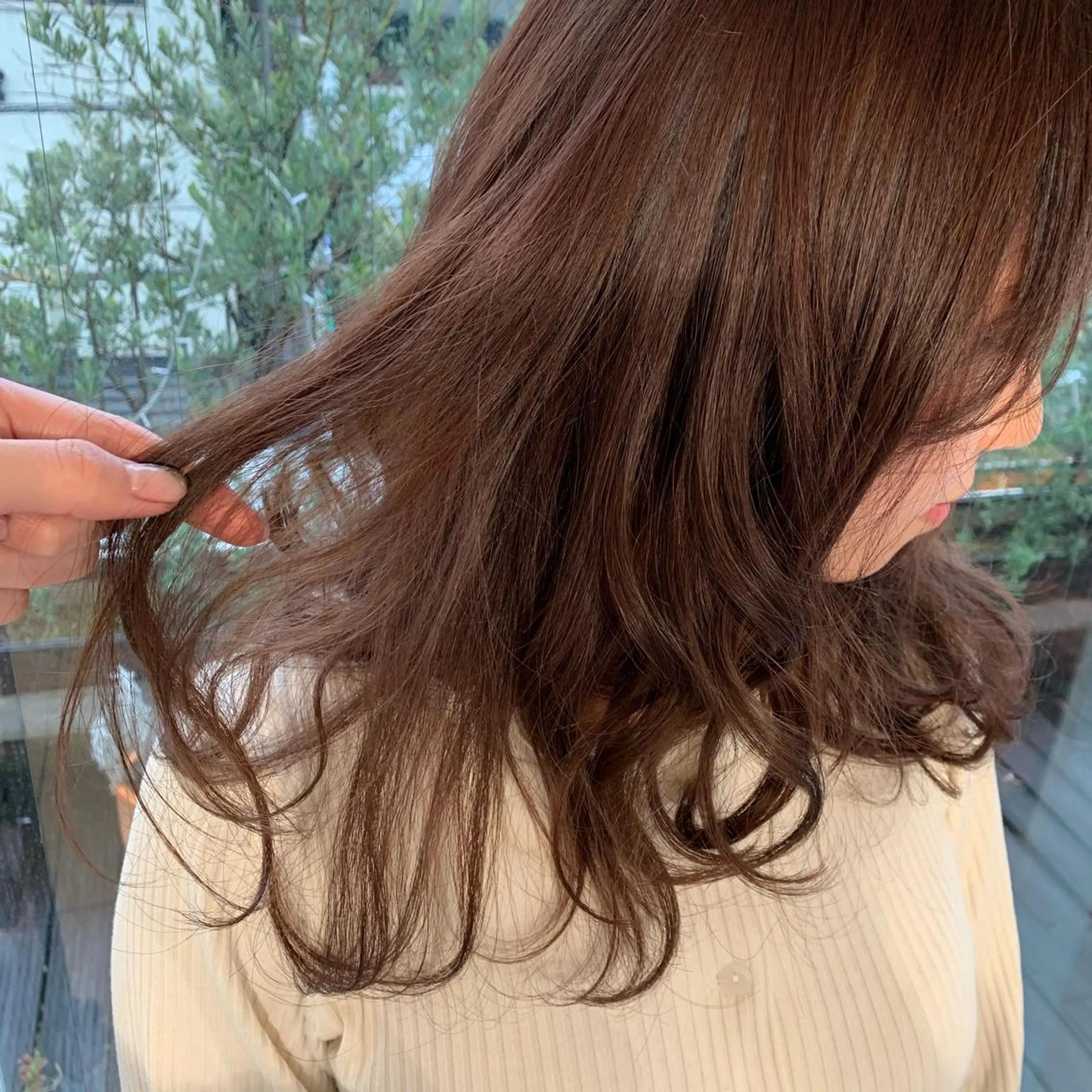 セミロング カラー パーマ 加藤 綾華のヘアスタイル