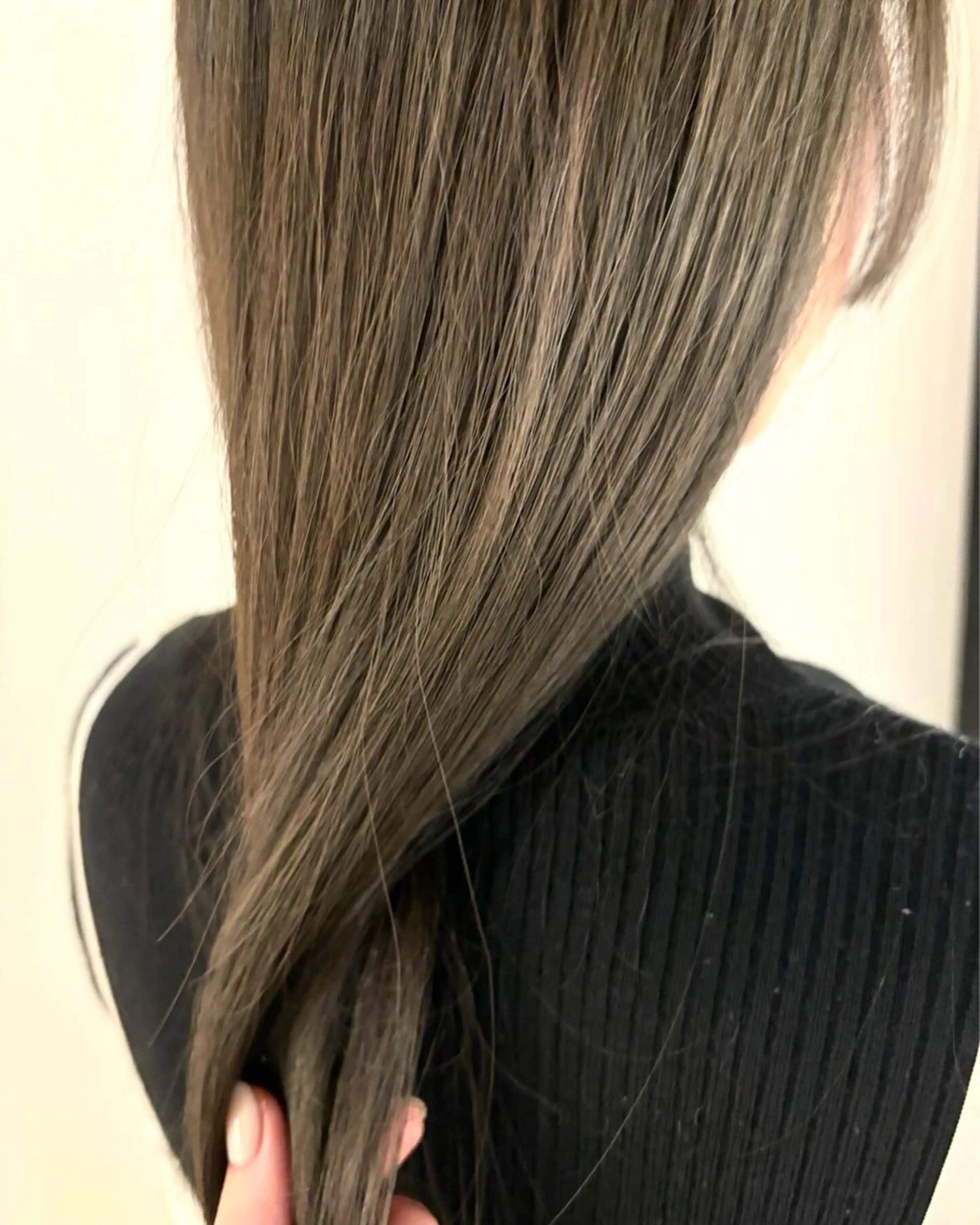 セミロング カラー 透明感カラー グレージュ オレンジ ヘアカラー トリートメント やまもと さえのヘアスタイル