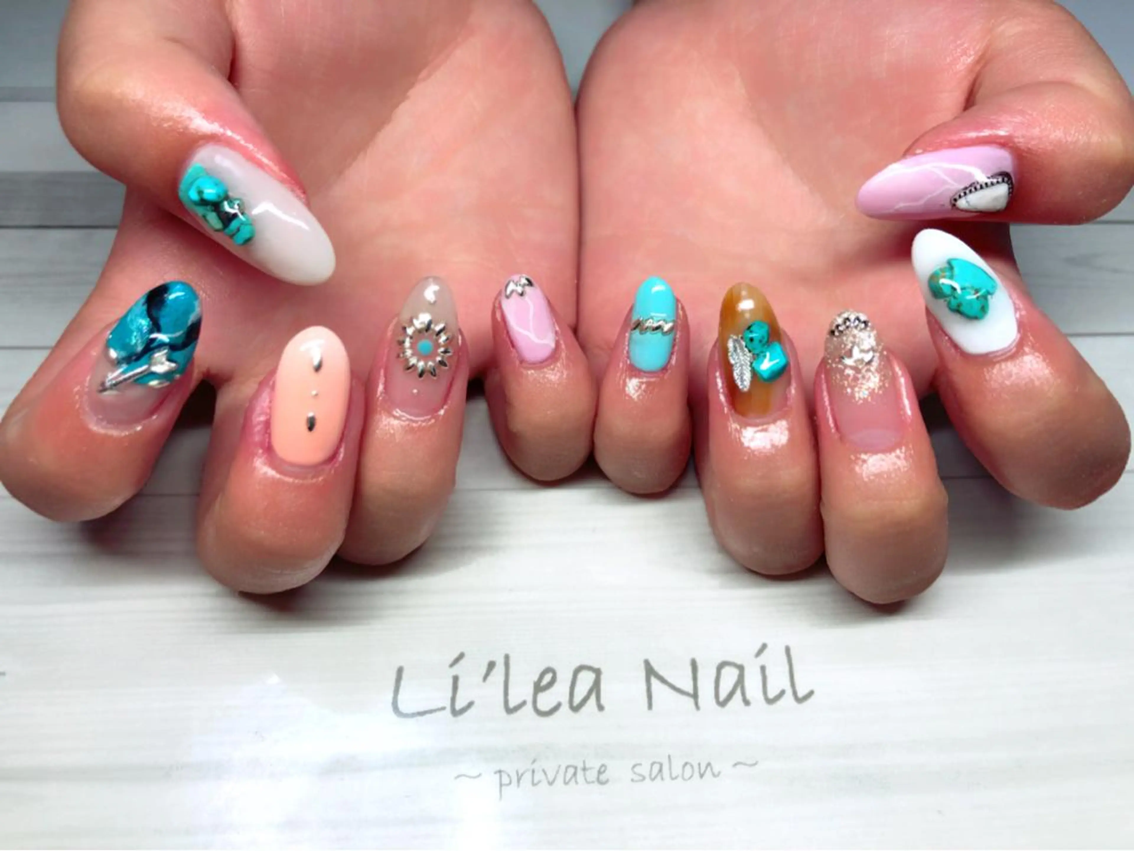 ネイル Li'leaNail AINAのネイルデザイン