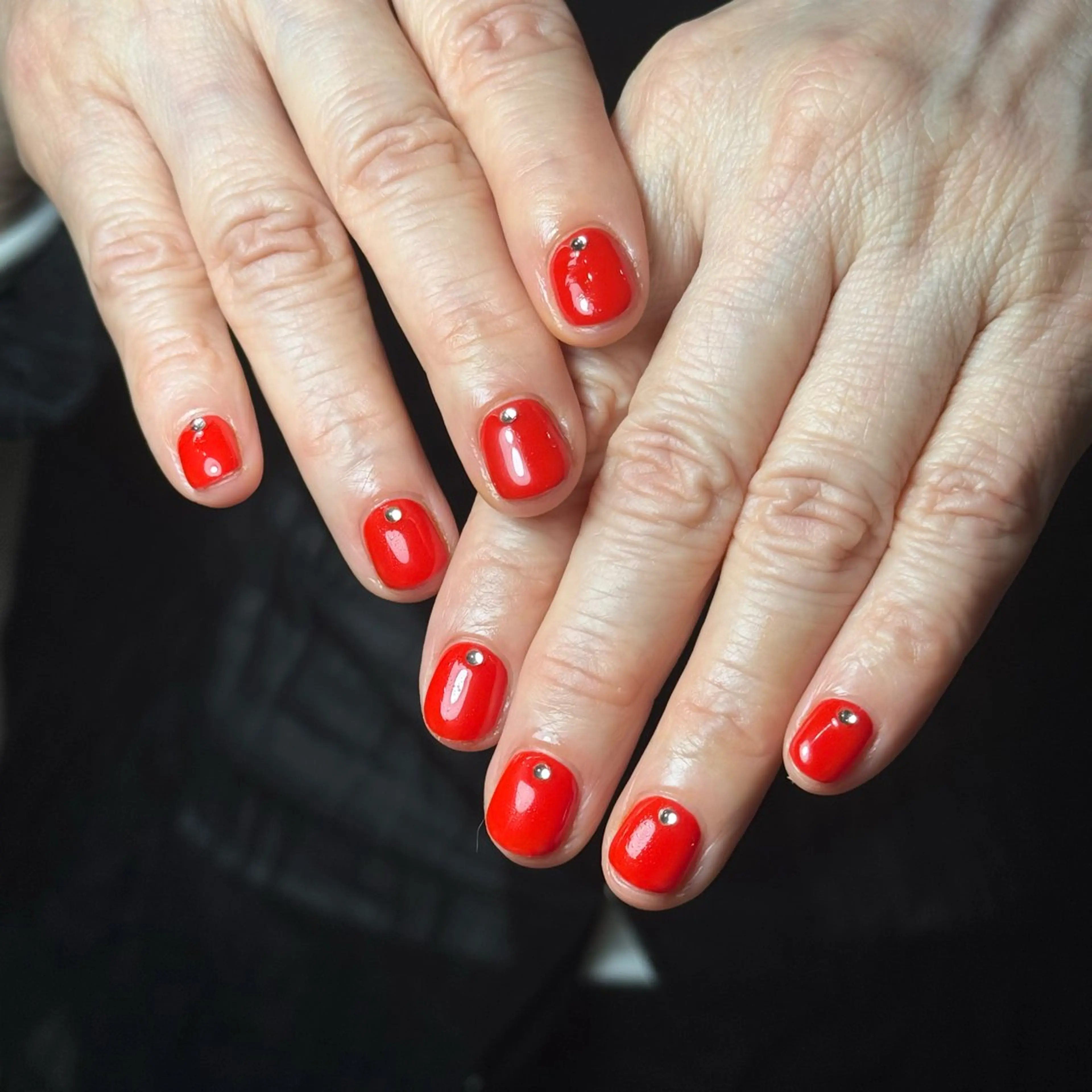 ネイル ストーンネイル ハンドネイル Tagi Nail 銀座店のネイルデザイン