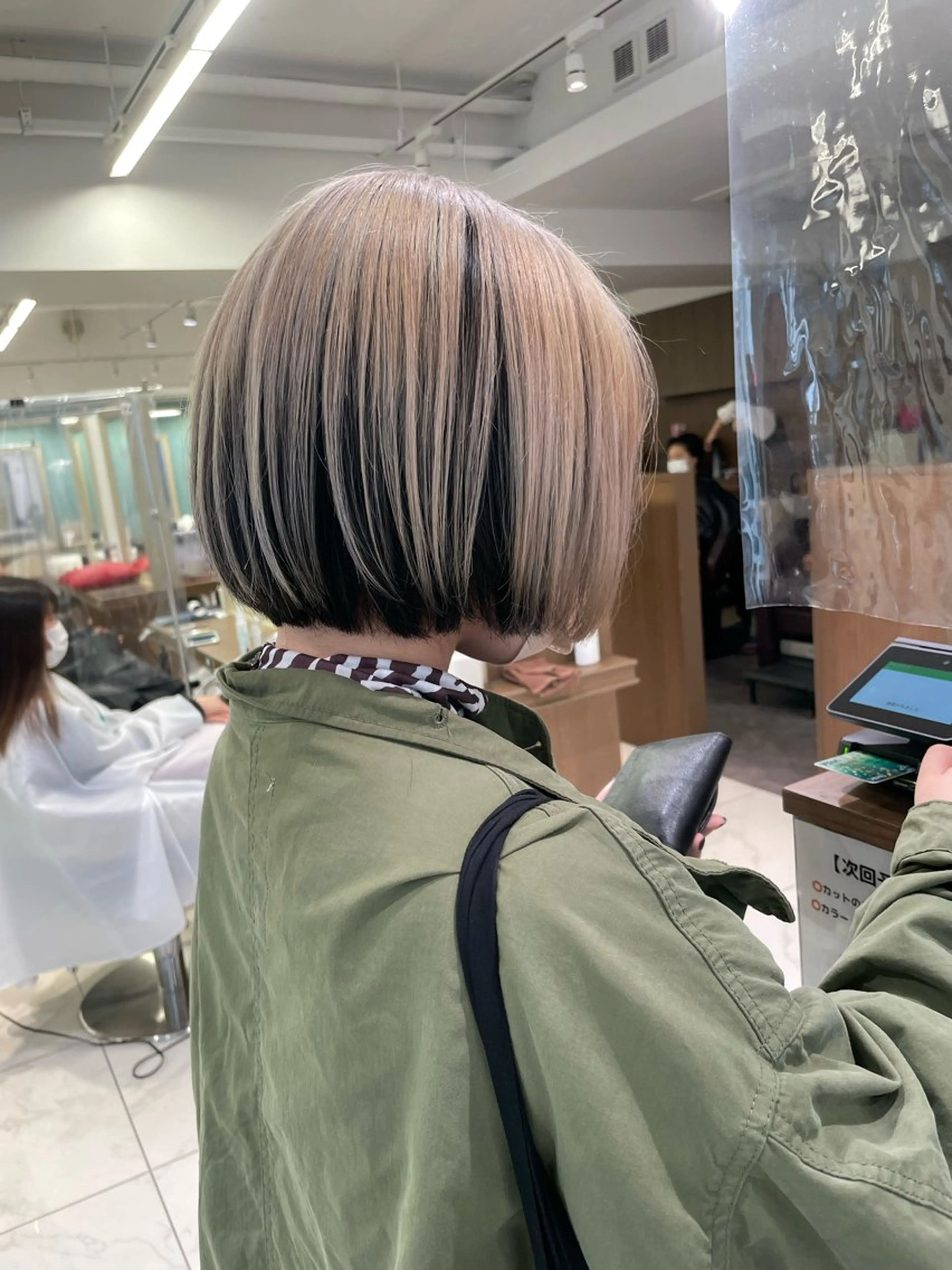 ショート カラー カラーモデル🎀 アイラッシュ/YUIのヘアスタイル