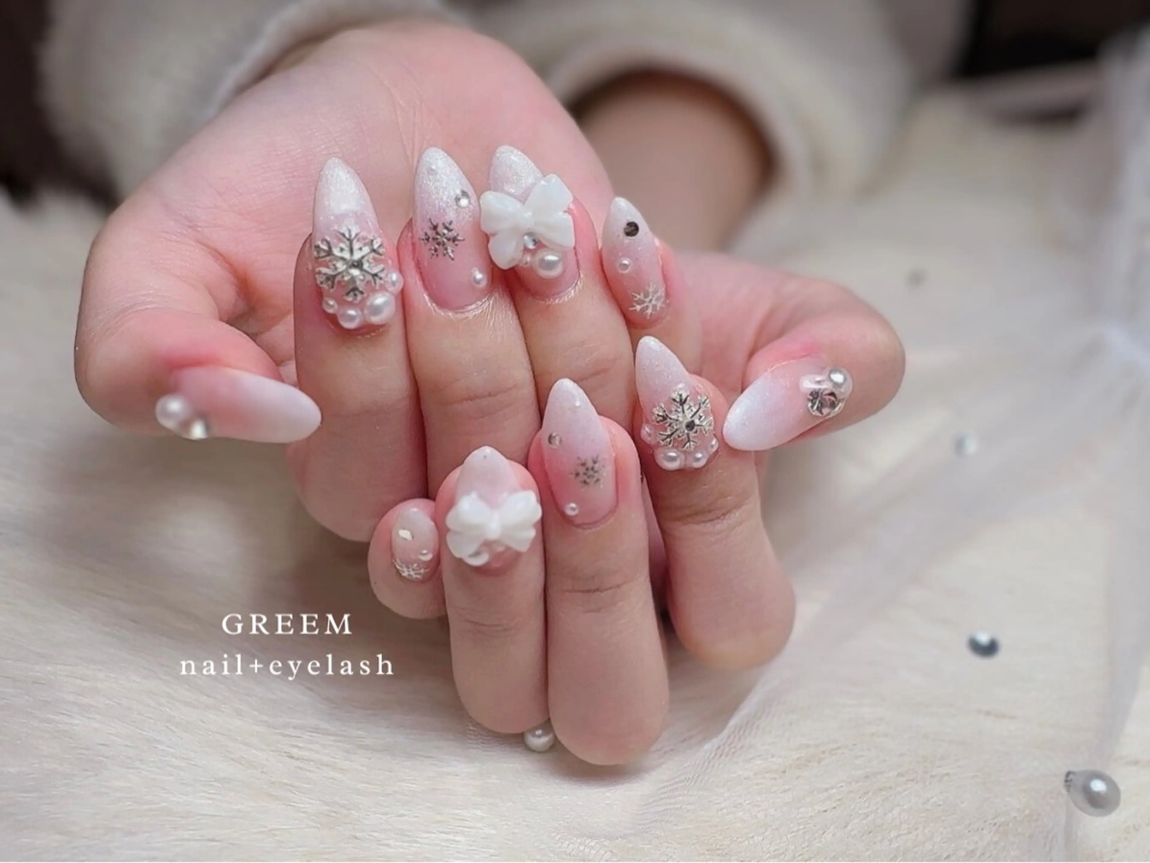 ネイル グラデーション ホワイト GREEM グリームのネイルデザイン