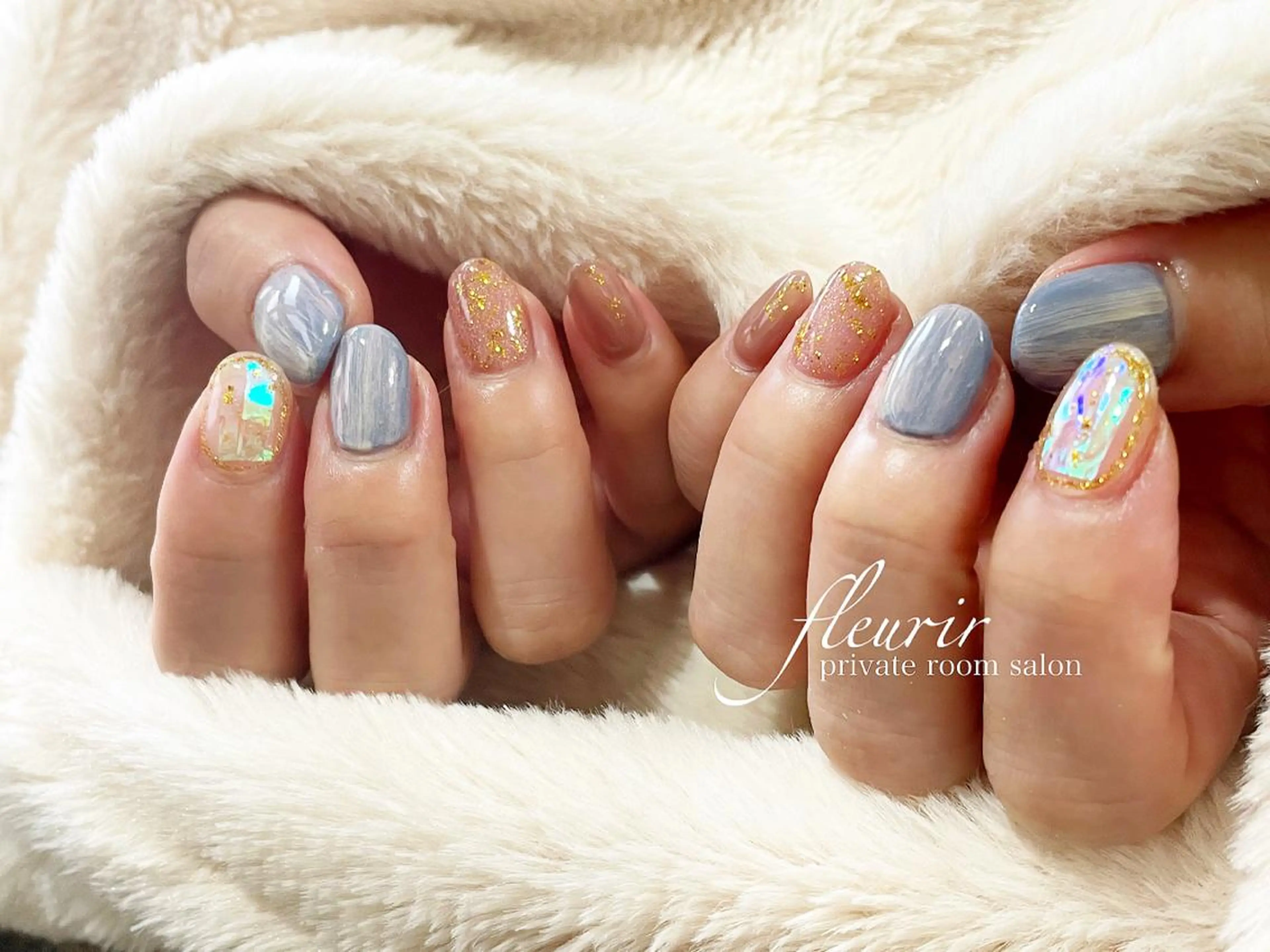 ネイル オーロラネイル ブルー ニュアンスネイル フルリール 【プライベートサロンのネイルデザイン